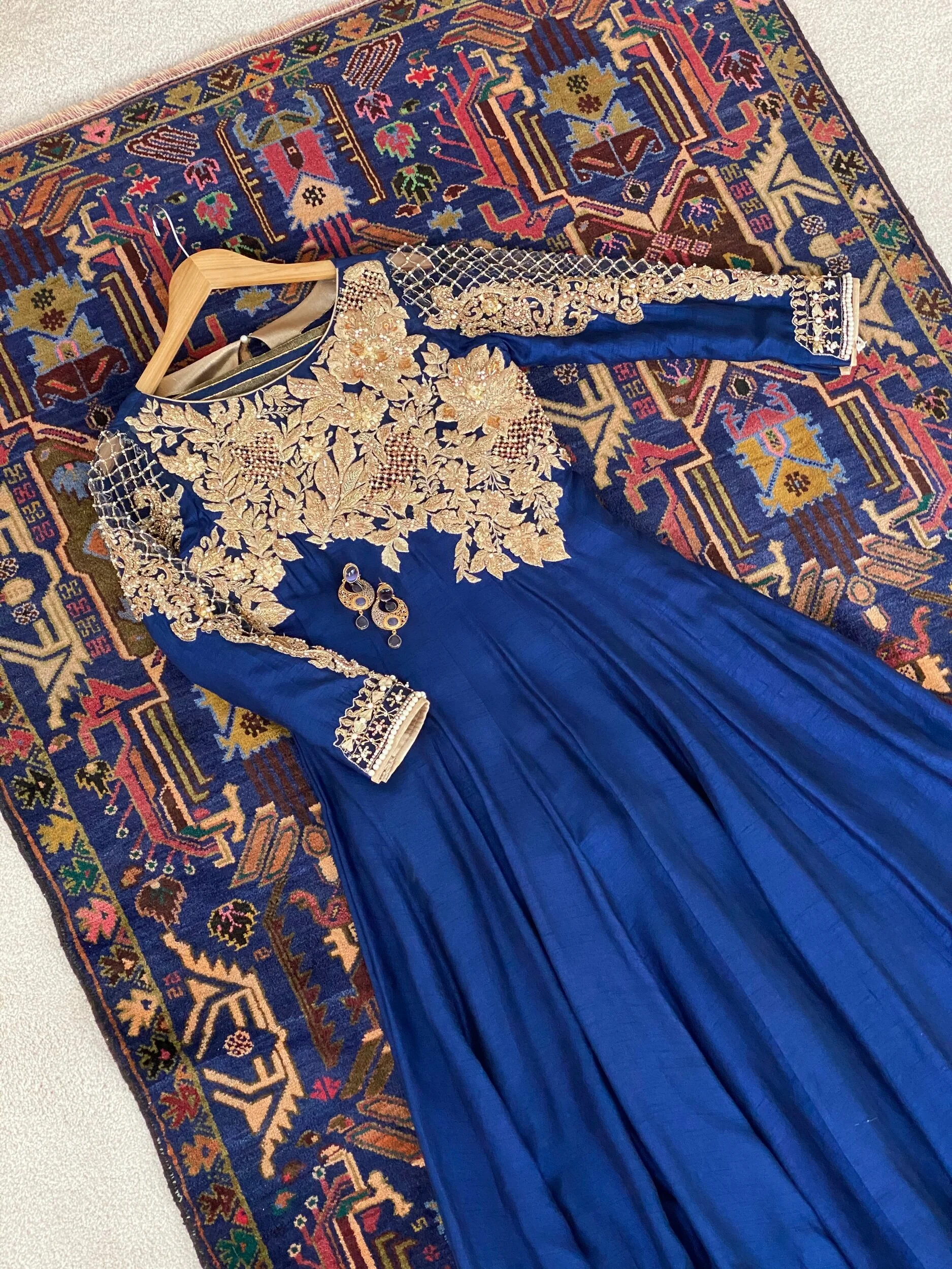 FAD478E8-DDB5-4594-A750-78B350684C64