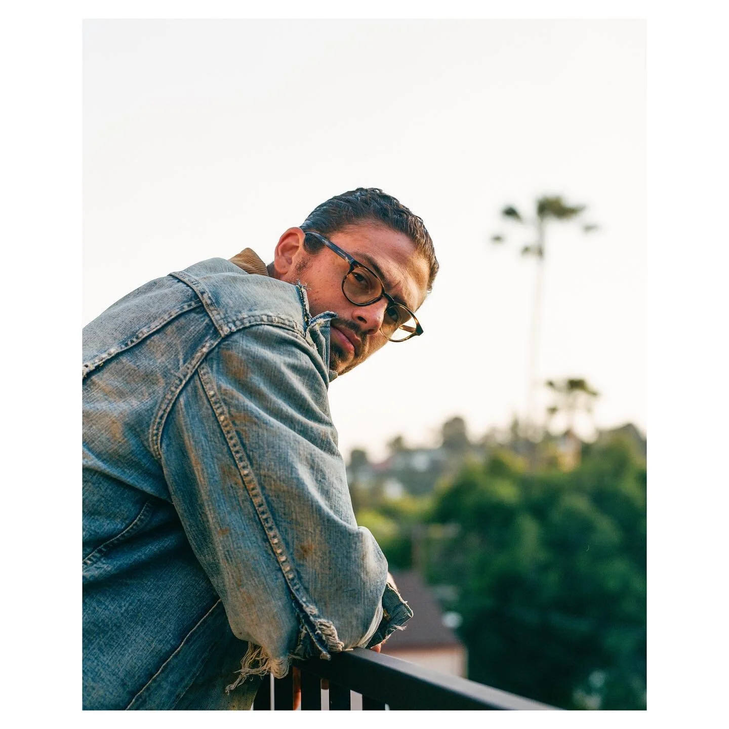 artists at home with @tommymartinez 

______

#mediumformat #mamiya #mamiyarz67 #120film #kodakportra400 #portra400 #madewithkodak #shotonfilm