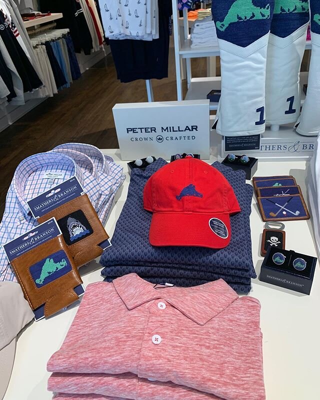 Island Outfitters is open 10-5 Sunday to Thursday and 10-6 Saturday and Sunday. They have Peter Millar, Holebrook, Helly Hansen and lots of fun Smathers and Branson key fobs, cufflinks and golf club covers for Father&rsquo;s Day! @ioedgartown #edgart