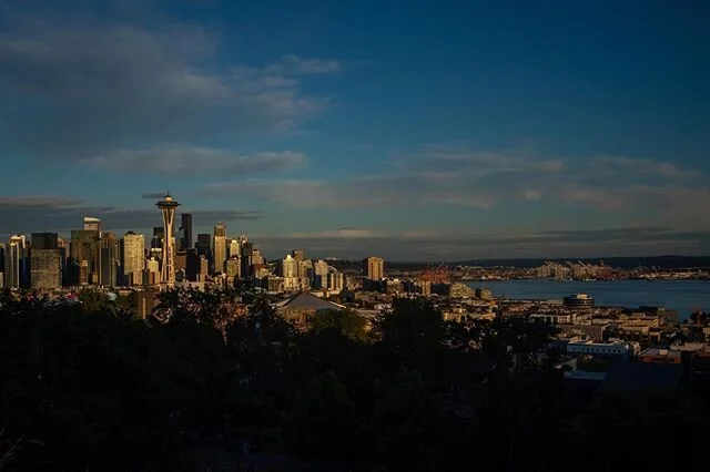 the Golden hour #Seattle #kerrypark #sunset #canonphotography #cityscape