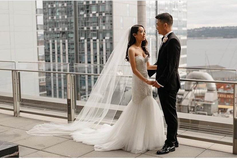 Happy First Anniversary to this gorgeous couple! 💕I hope it&rsquo;s been 365 days of absolute magic ☺️
Makeup, hair @sophiahutchglam