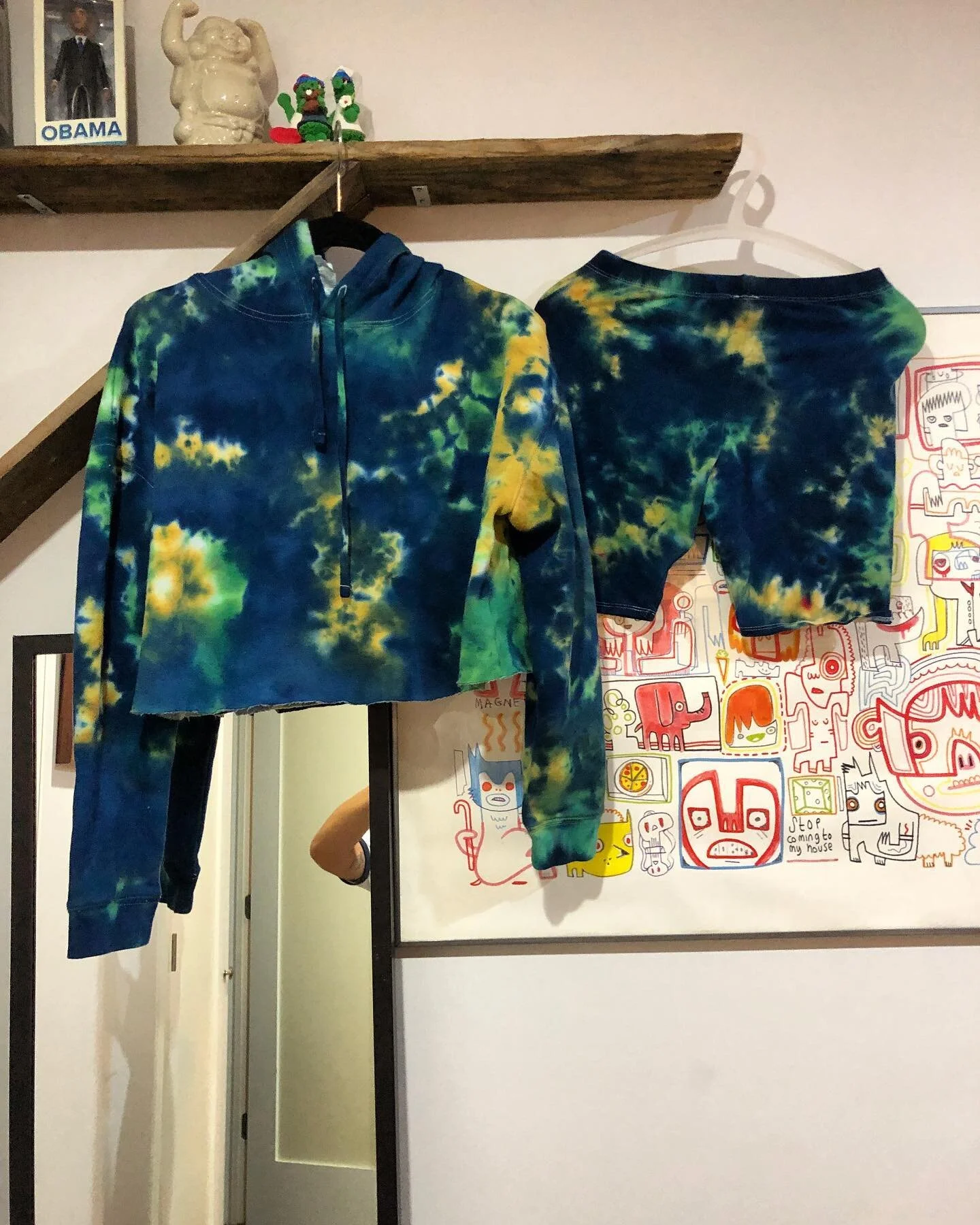 Matching set alert!! Cropped sweatshirt (Small) and bike shorts (Medium) in Navy, Sea Glass and Hummus. $135 for the set. #tiedye #tiedyefashion #matchingset