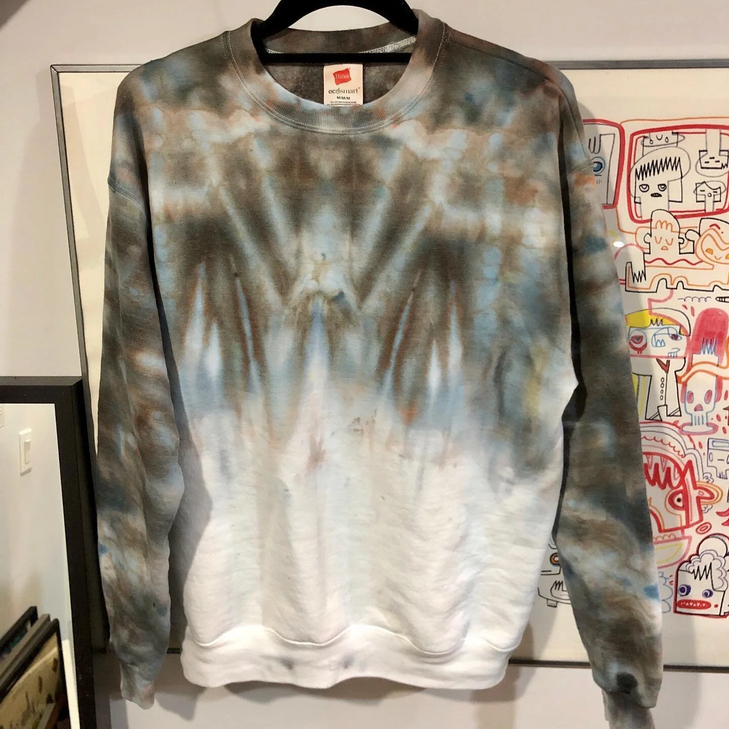 Hanes sweatshirt, Size M. Ice dyed and looking very wintry. $40
#icedye #tiedye
