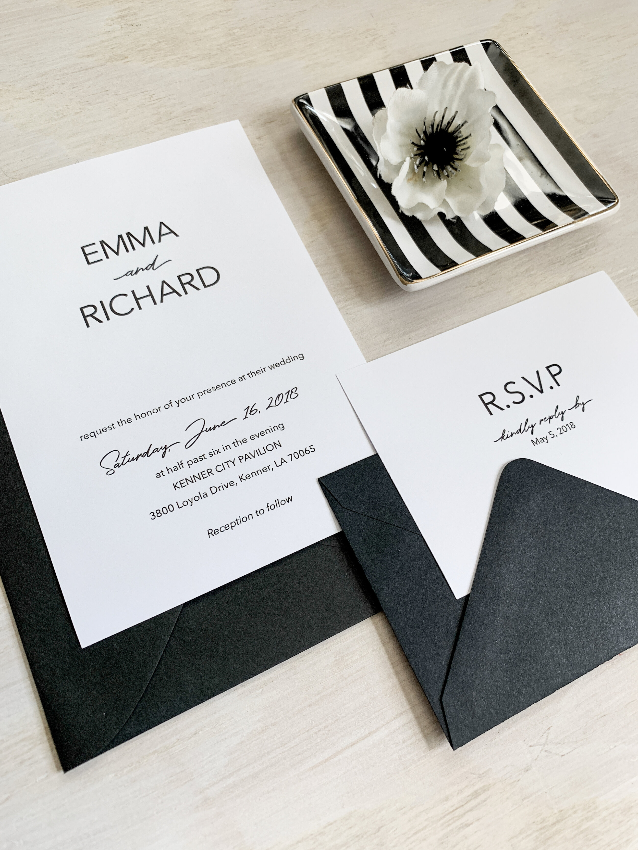 Black &amp; White Minimal Wedding Invitations 