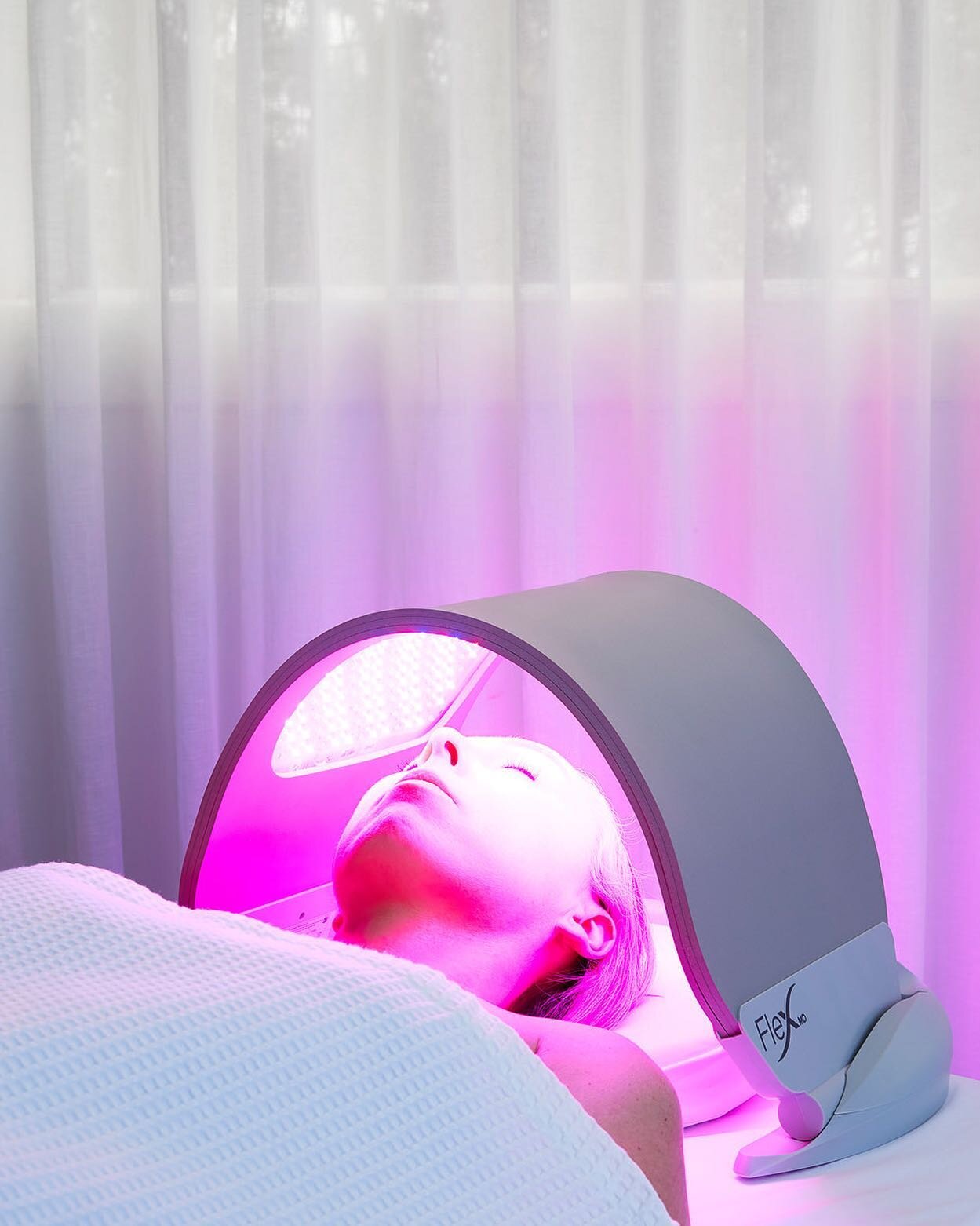 I&rsquo;m soo excited to welcome LED light therapy to Byron Spa Menu! ⚡️

I&rsquo;ve had this device on my wish list for years now and I&rsquo;m so happy to finally be offering this incredible therapy to my clients.

Multi-award-winning and medically