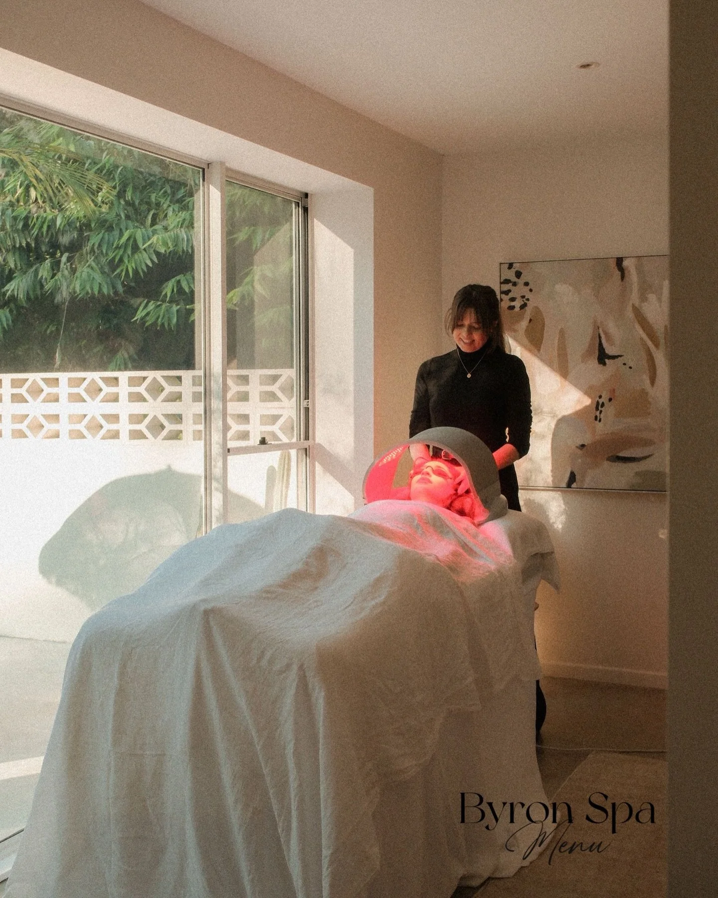 Hello friends! 

I&rsquo;m back to work after school holidays, feeling fresh and excited I get to call this &ldquo;work&rdquo;! February is filling up quickly so reach out, I&rsquo;d love to treat you! ✨