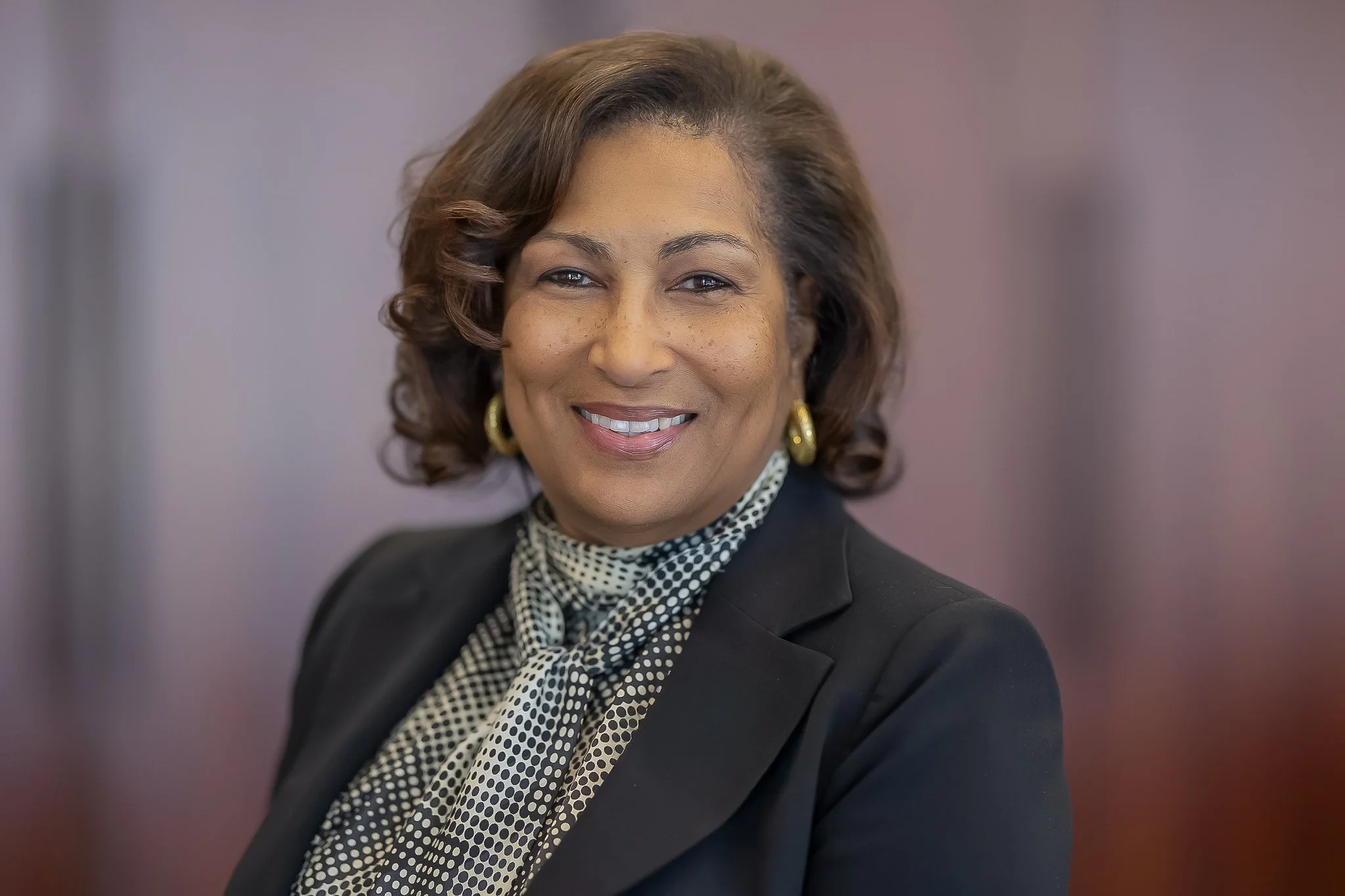 Environmental Headshot of Debra Horn by Chicago photographer Paul Hairlson.