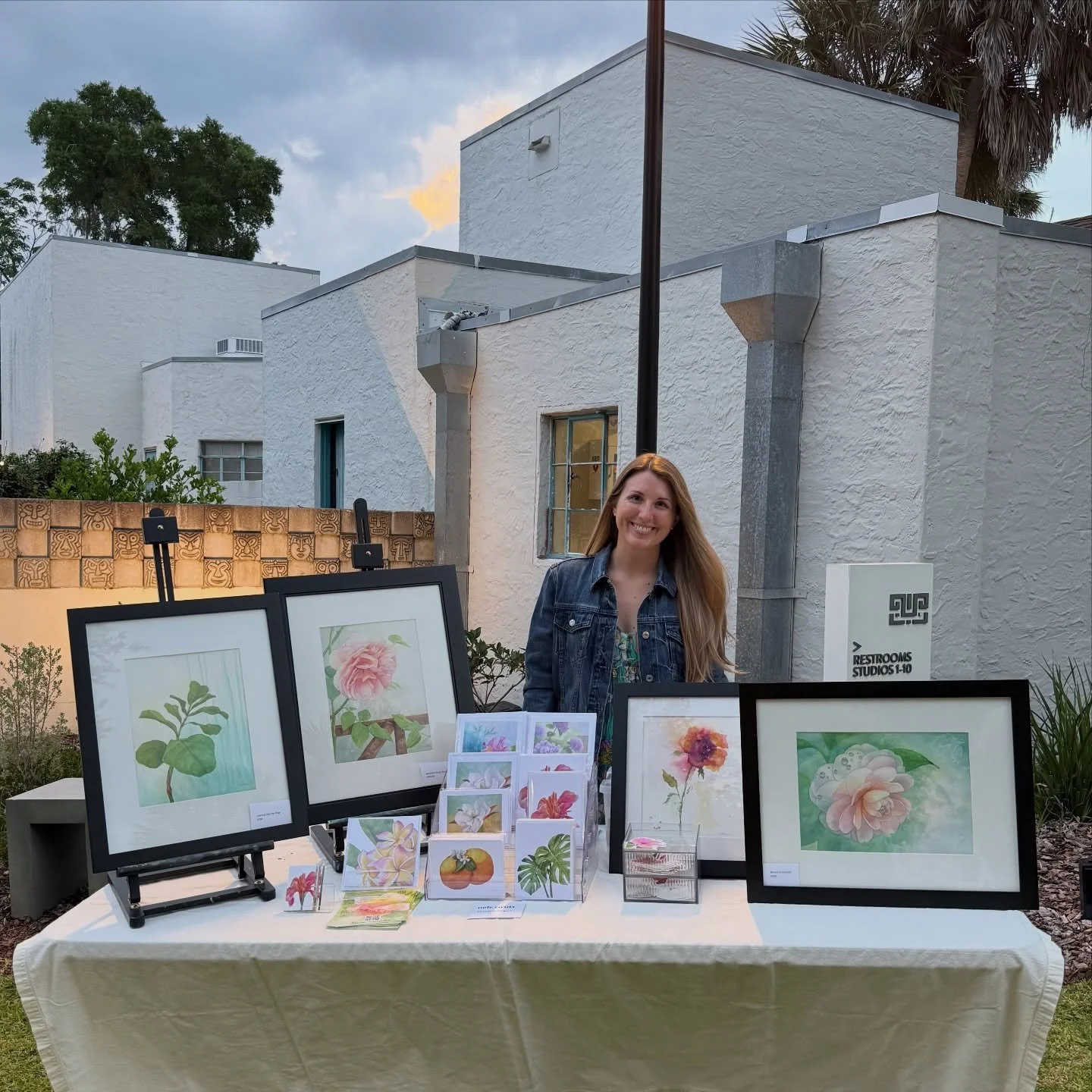 Such a beautiful evening at Art &amp; History Museum of Maitland&rsquo;s open house! I loved meeting new friends, seeing students, the live music and community picnic! ✨ I&rsquo;m so grateful for all your kindness and support! 

#orlandoart #maitland