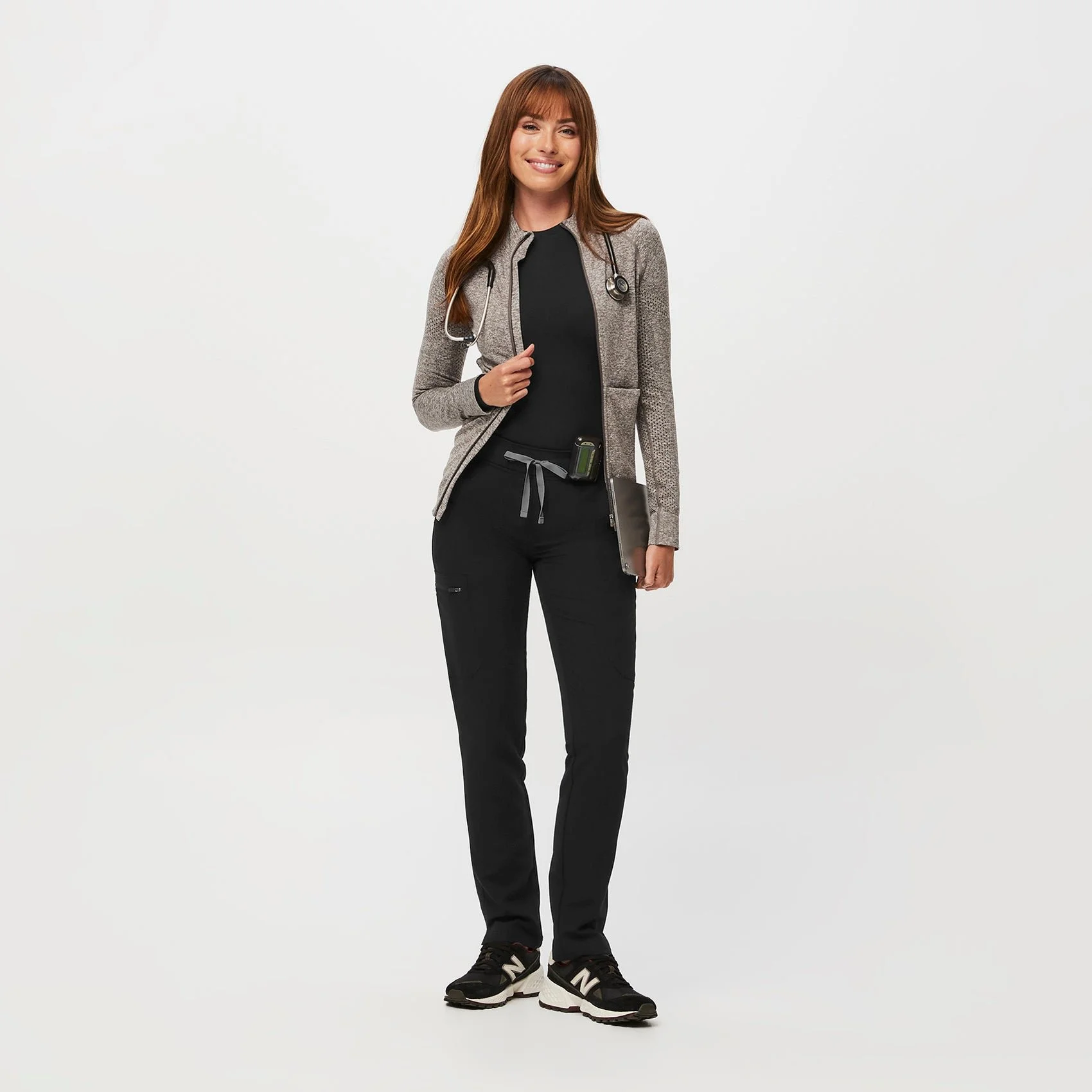 Q3_2023_08_HEATHERED-CACAO_SALTA-FULL_ZIP_W_MELANIE_17442.jpg