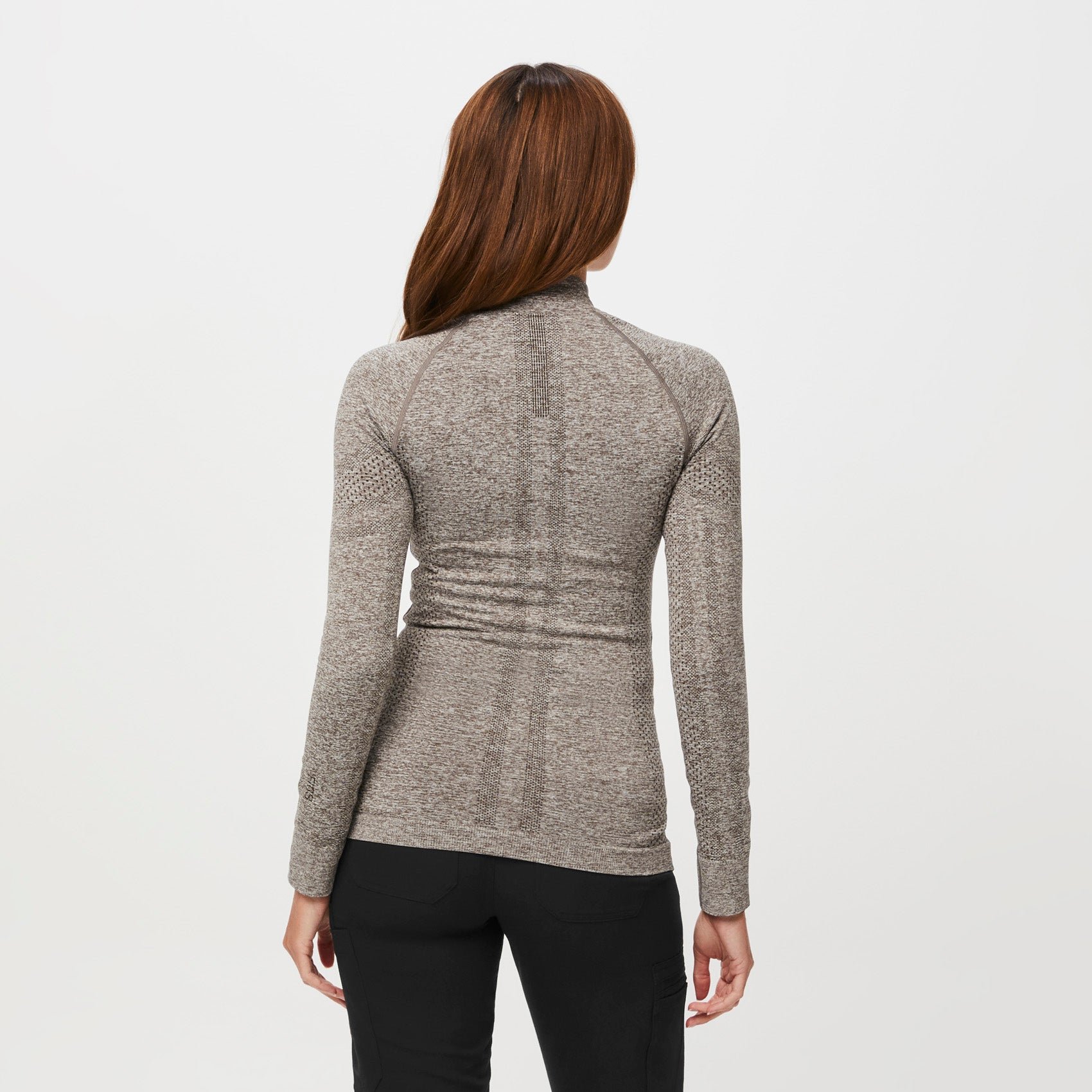Q3_2023_08_HEATHERED-CACAO_SALTA-FULL_ZIP_W_MELANIE_17484.jpg