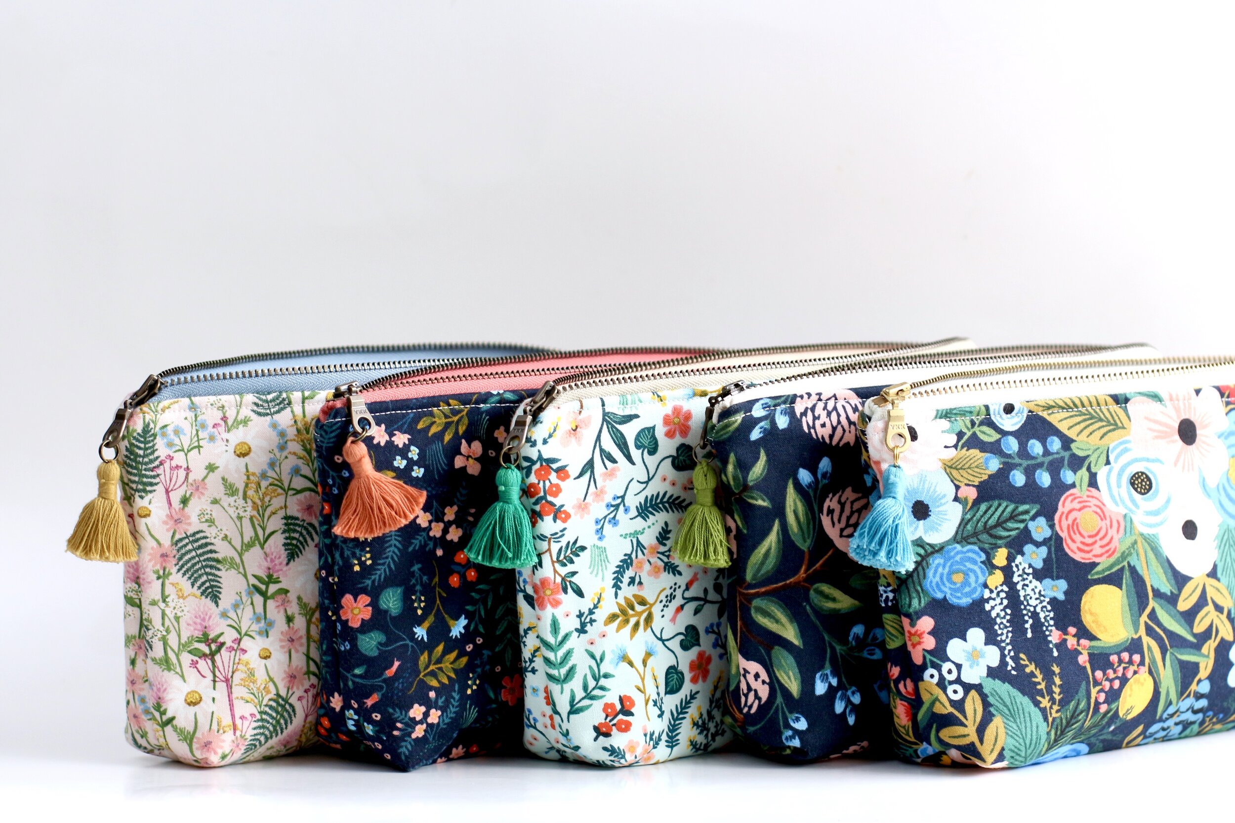 (Bags made with metal zippers)