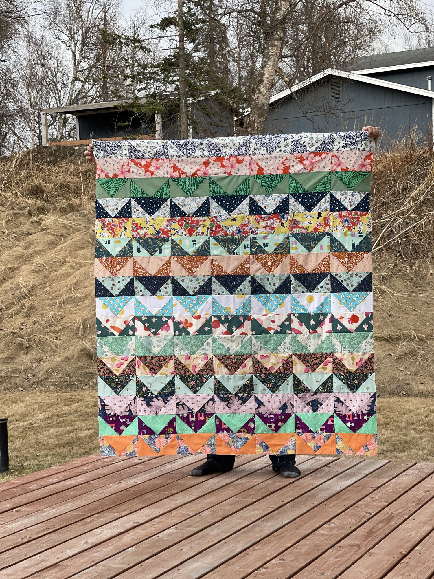 Andrea’s scrappy version is so colorful and I just adore the mix of prints she chose! She makes quilts, garments, accessories, and more - and shares them all the way from Alaska! You can find her on IG @akboredhousewife.