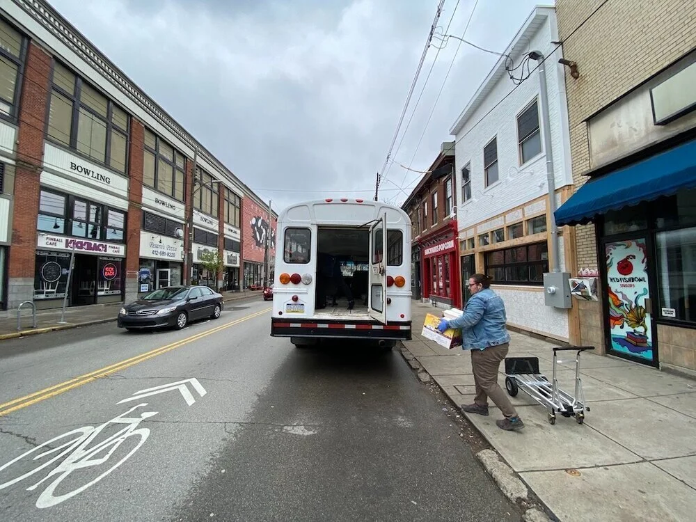 Loading-Bus-at-Bar-Botanico+%281%29.jpg