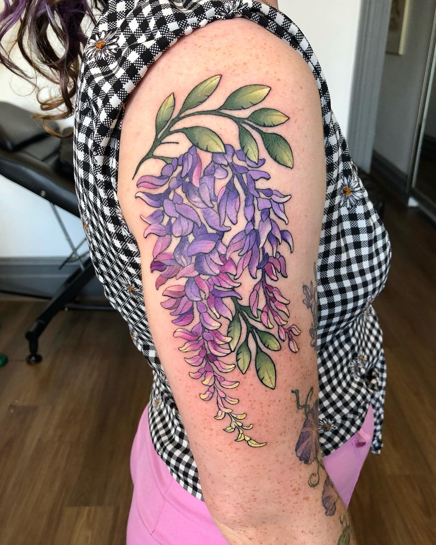 Some flowing wisteria for lovely Molly 💜
Thank you for always bringing the best ideas!
Done at @tanukitattoomelbourne 

For bookings/enquiries send me a DM or email: s.amaterstein@gmail.com

.
.
.
.
.
#amatersteinart #tanukitattoo #hawthorn #wisteri