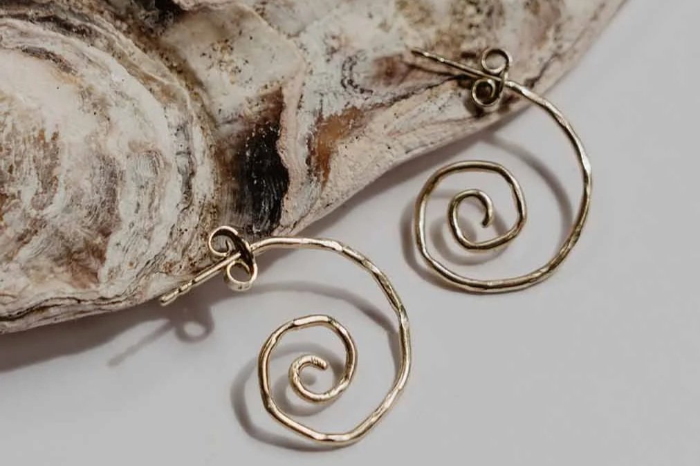 SPIRALFÖRMIGE OHRRINGE AUS 14KT GELBGOLD