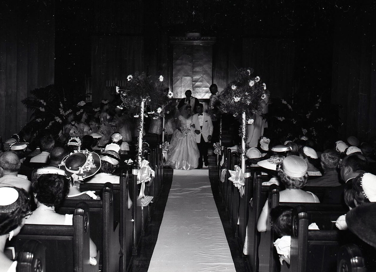 Wedding services at Temple Beth Israel 1956