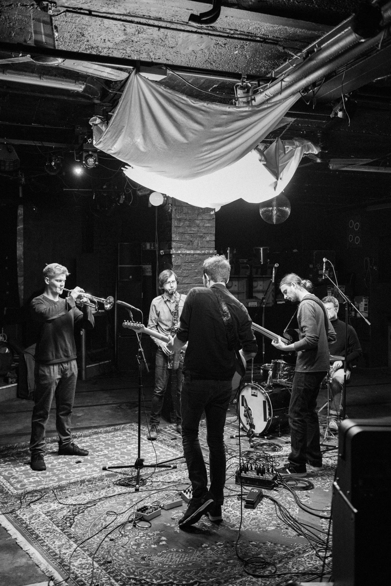 Just a Glimpse live b:w.jpg