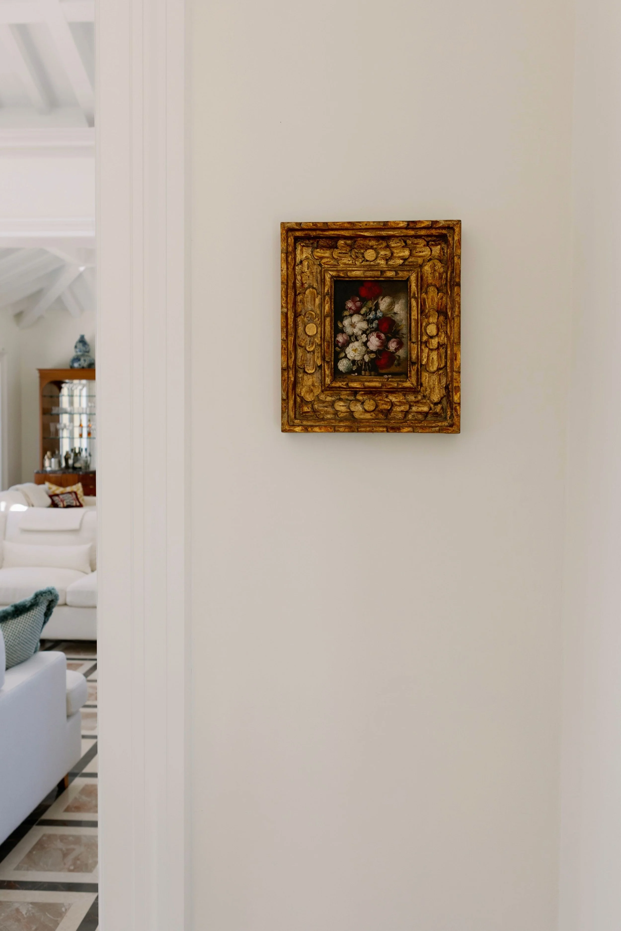 tiziana-aiello-studio-antique-artwork-wall-detail.jpg
