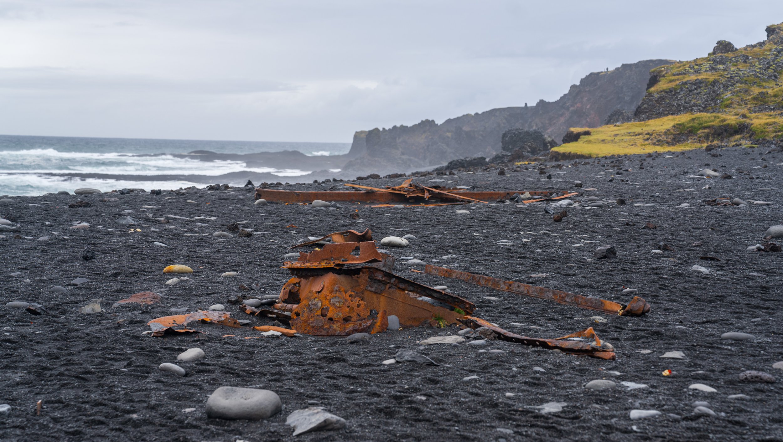  Pieces of a shipwreck on the beach (photo/Jason Rafal) 