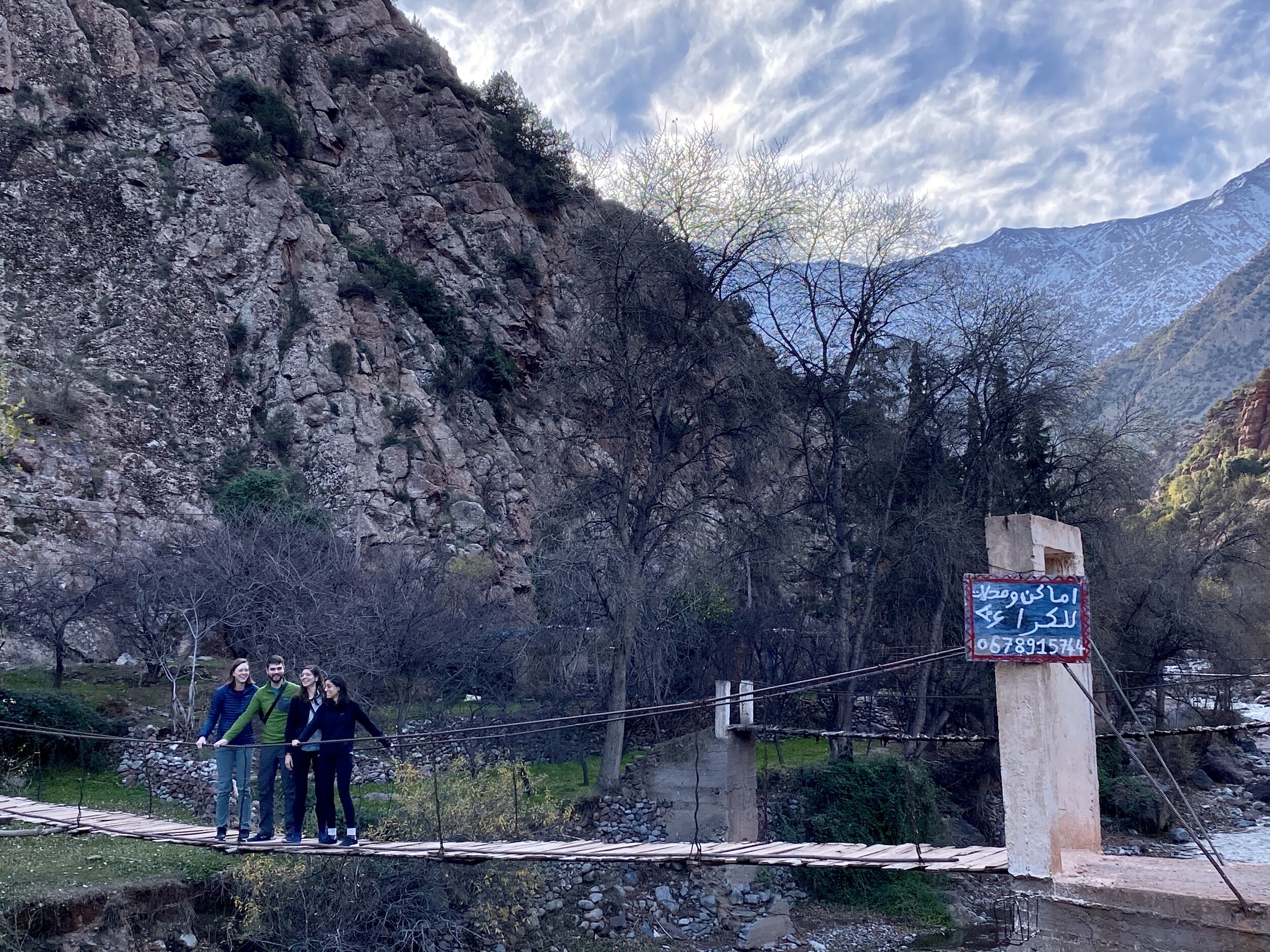  Our group on the bridge (Photo/Abdullah) 