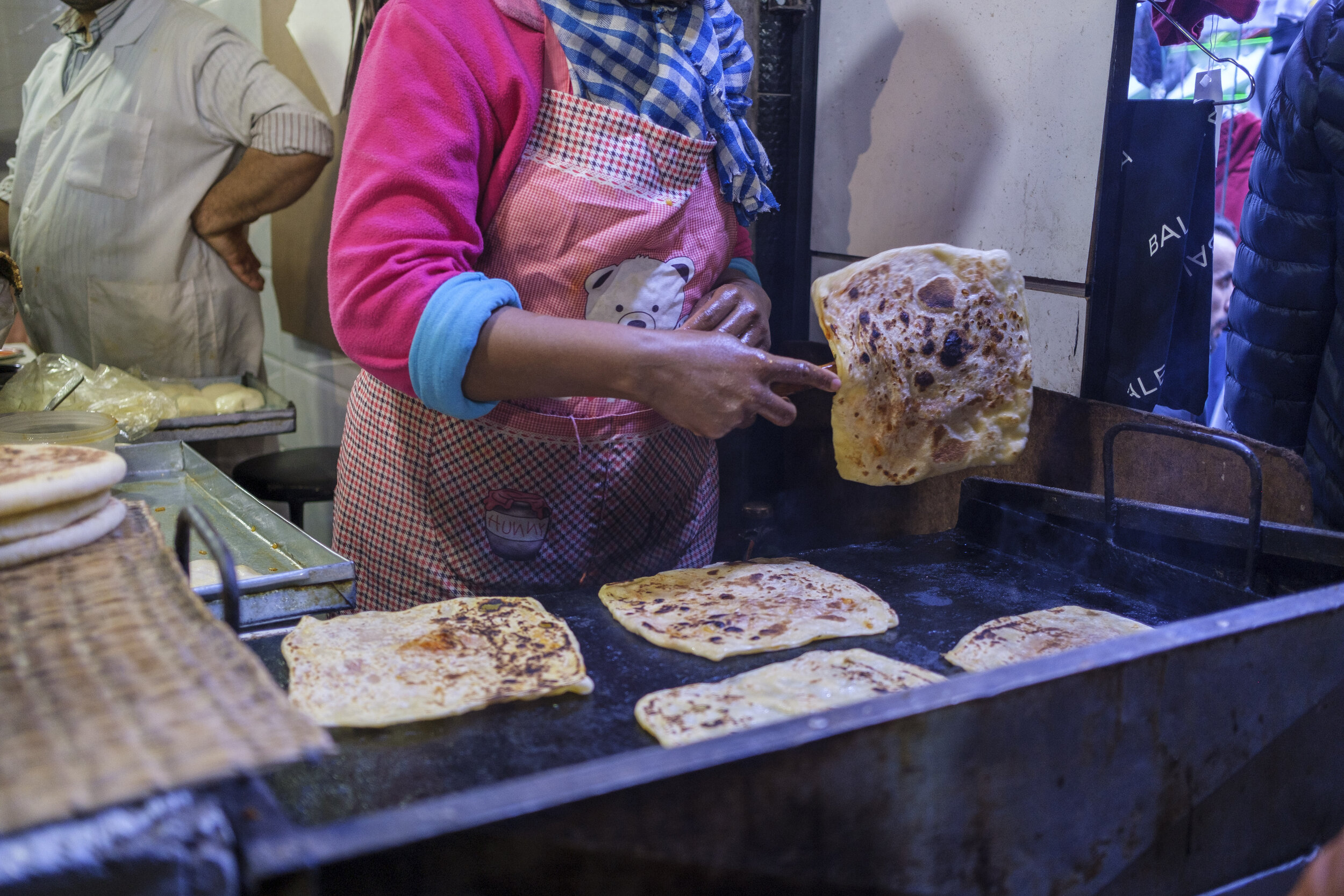  Making delicious filled crepes (Photo/Jason Rafal) 