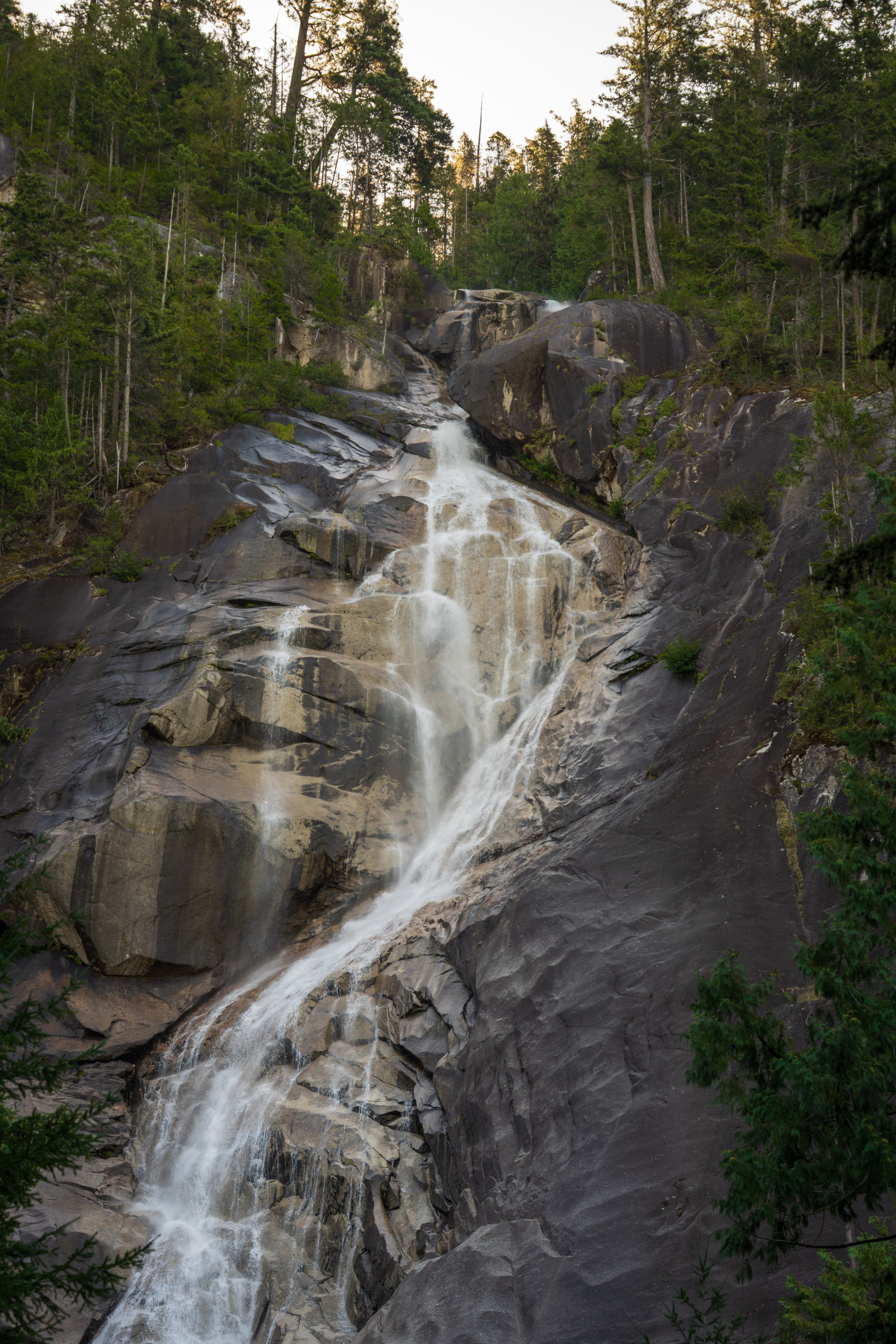  Shannon Falls (photo/Jason Rafal) 