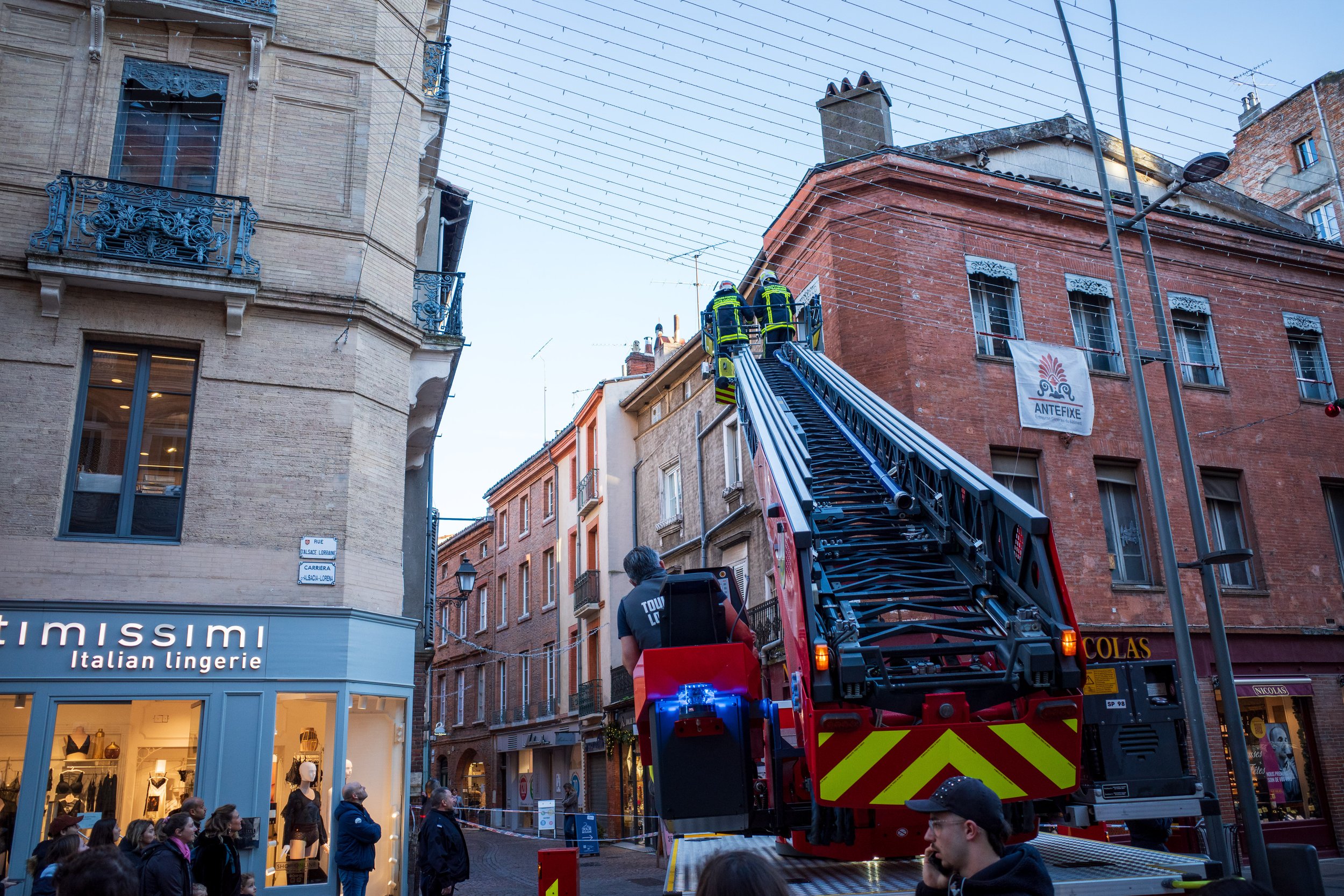  While shopping we walked by…something happening with one of the buildings (photo/Jason Rafal) 