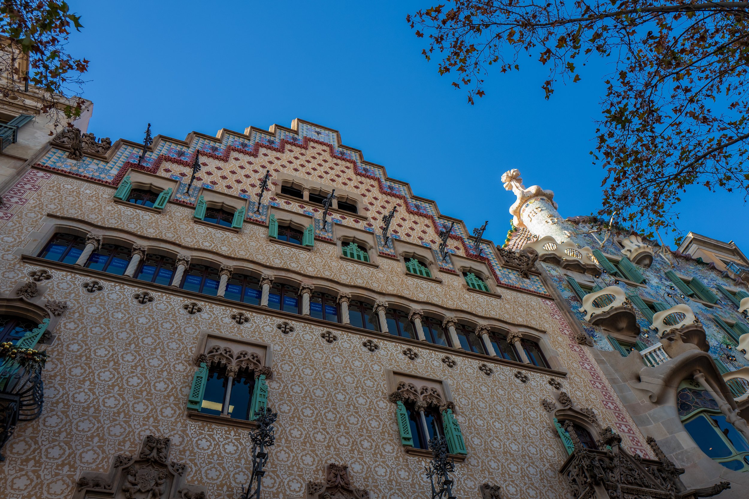  The facade next to Casa Batllo (photo/Jason Rafal) 