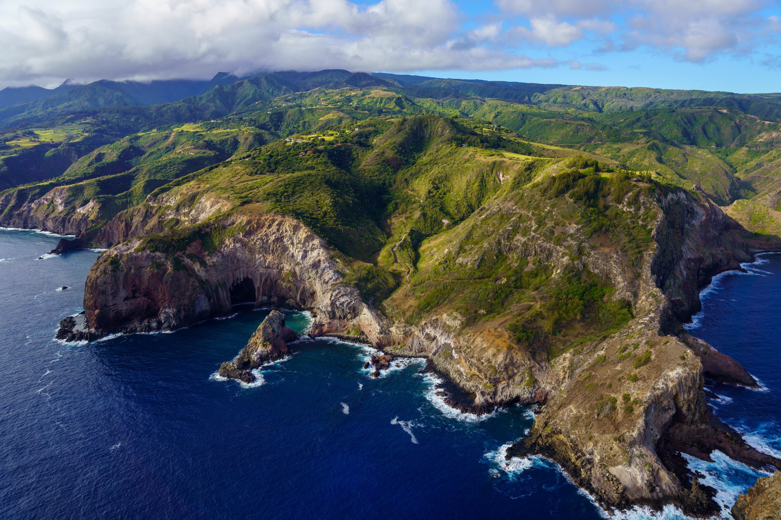  West Maui coast (photo/Jason Rafal) 