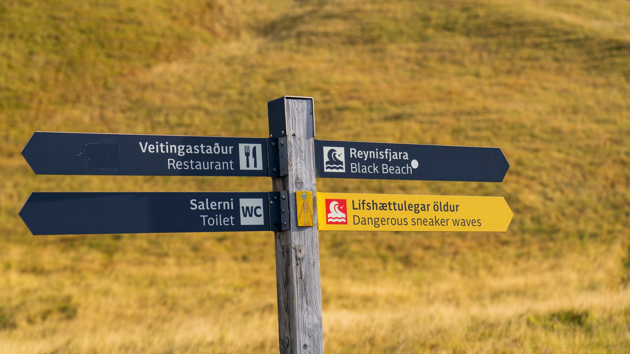  There were many signs warning us about the sneaker waves (photo/Jason Rafal) 