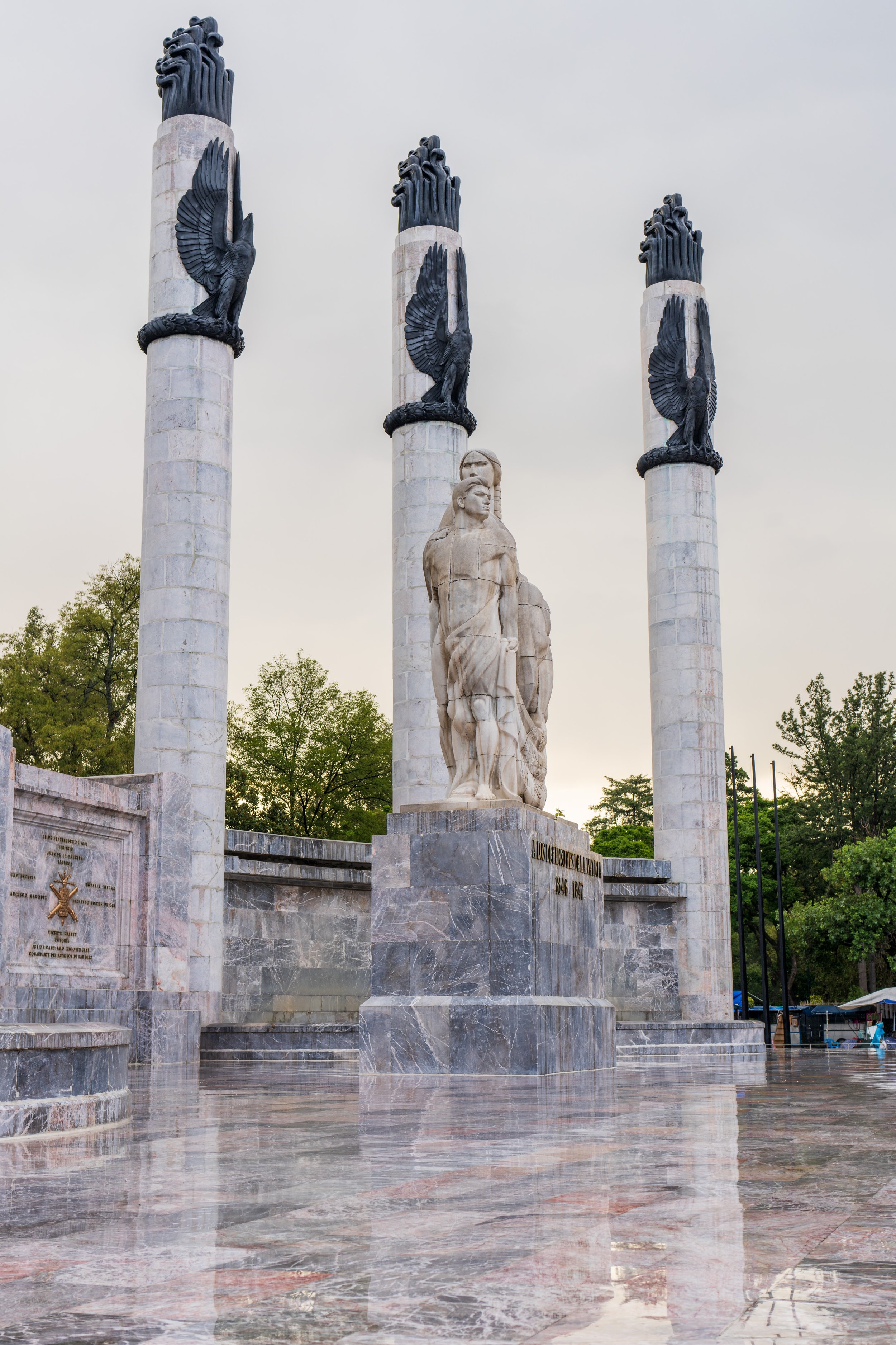 The dramatic Altar a la Patria (photo/Jason Rafal)