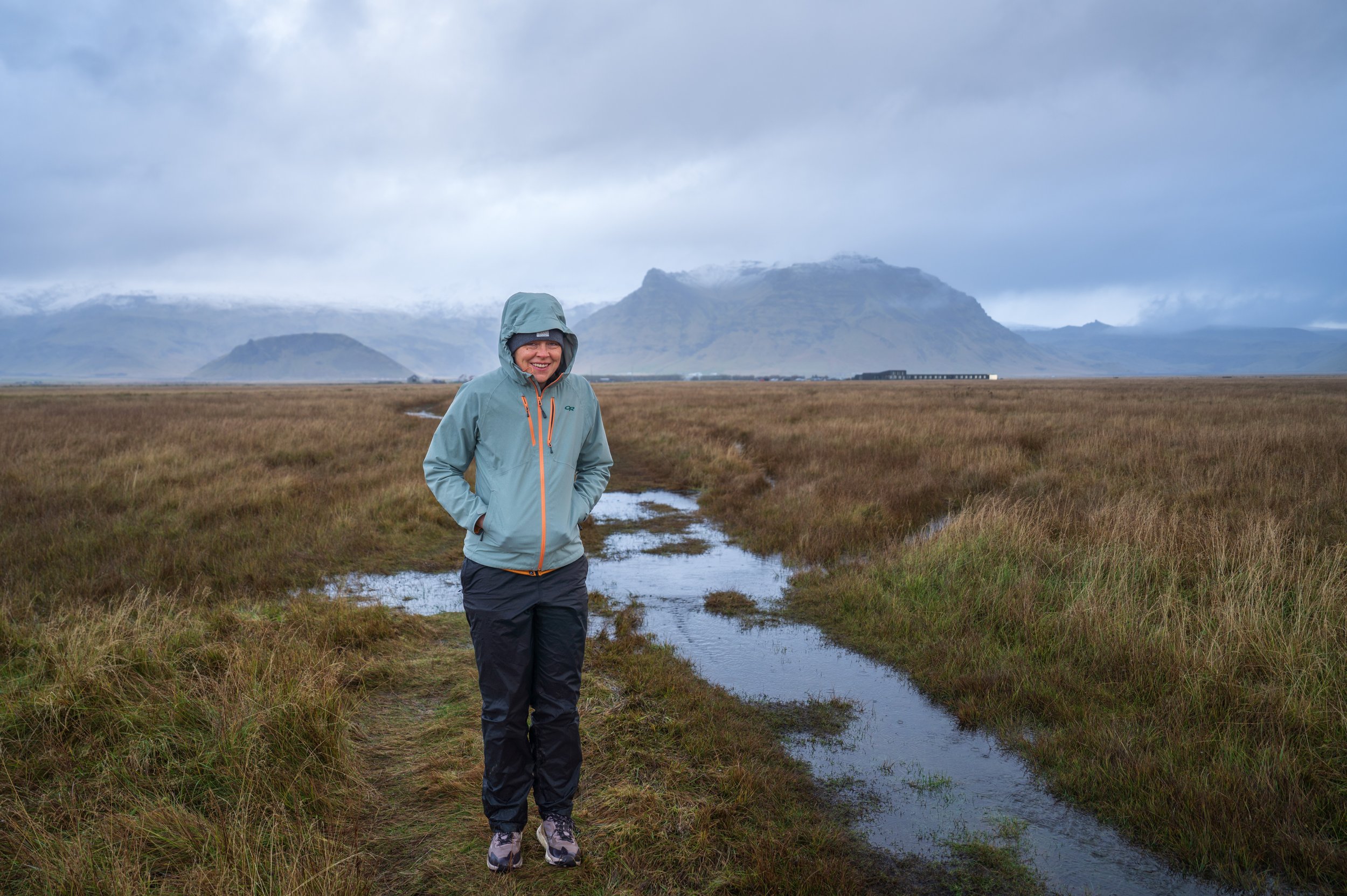  Behind the scenes in the rain and wind (photo/Jason Rafal) 