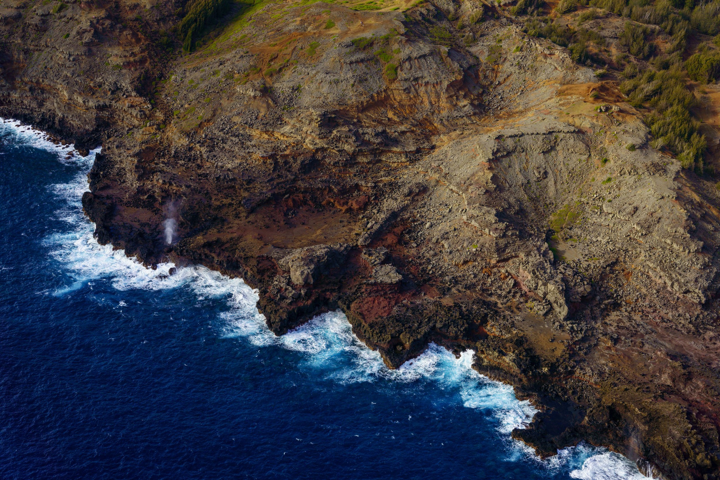  The Nakalele blowhole from above (photo/Jason Rafal) 