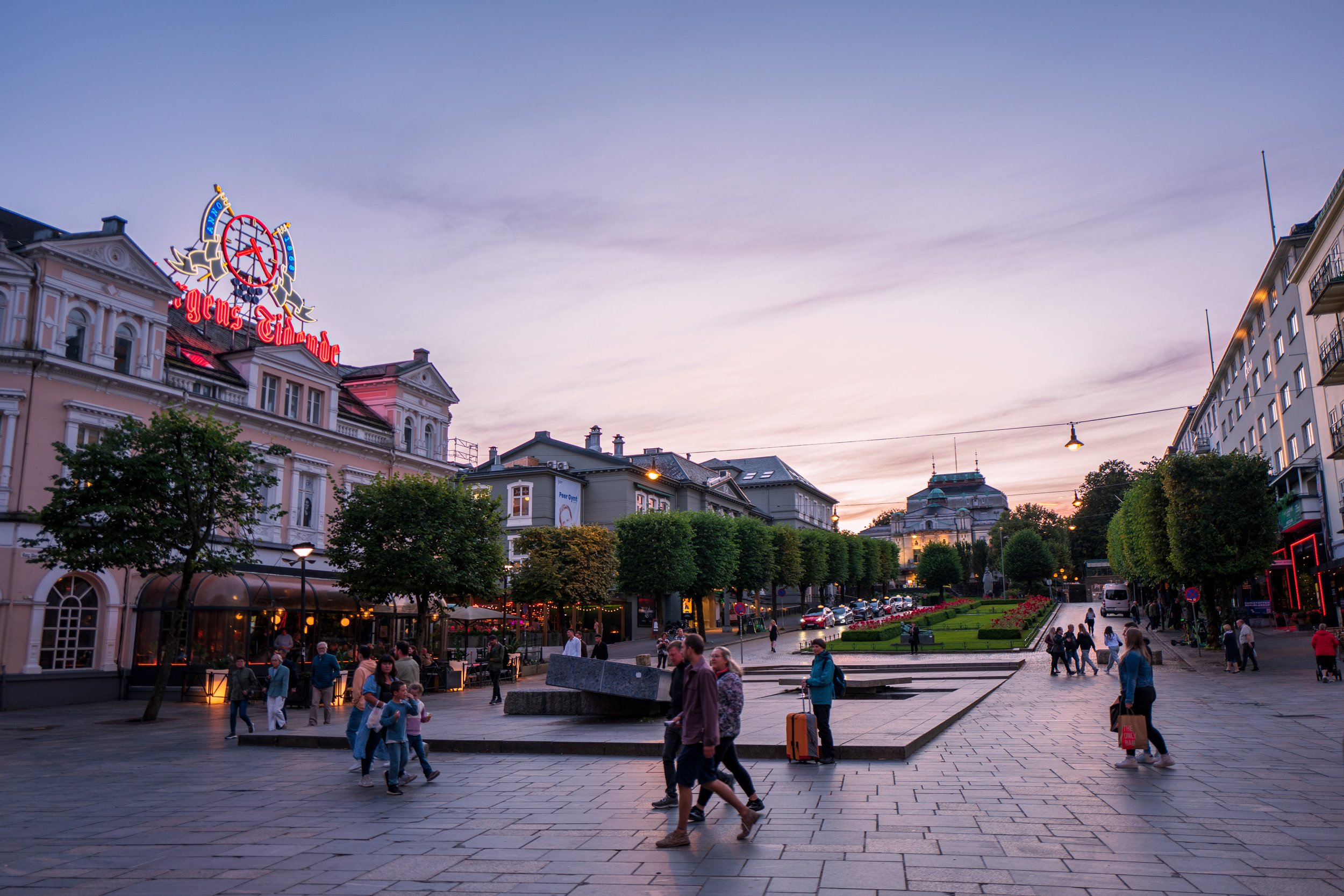 Evening walks in Bergen (photo/Jason Rafal)