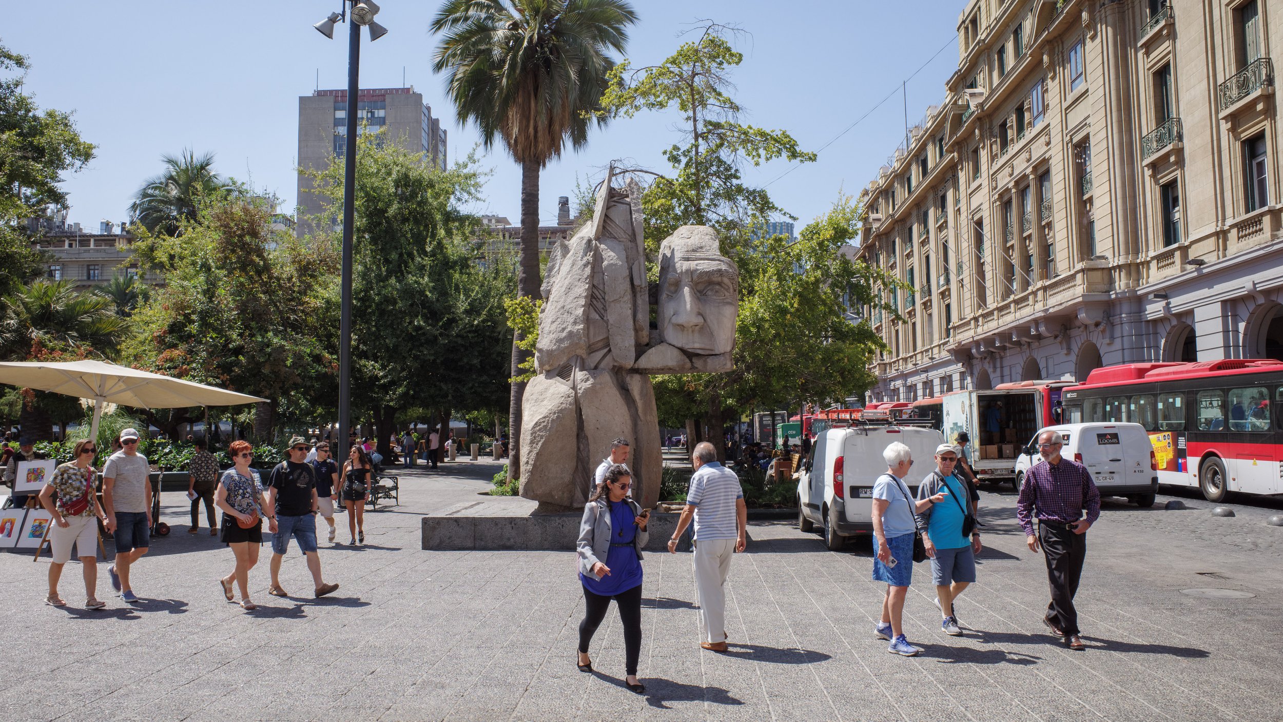  An interesting statue at Plaza de Armas (photo/Jason Rafal) 