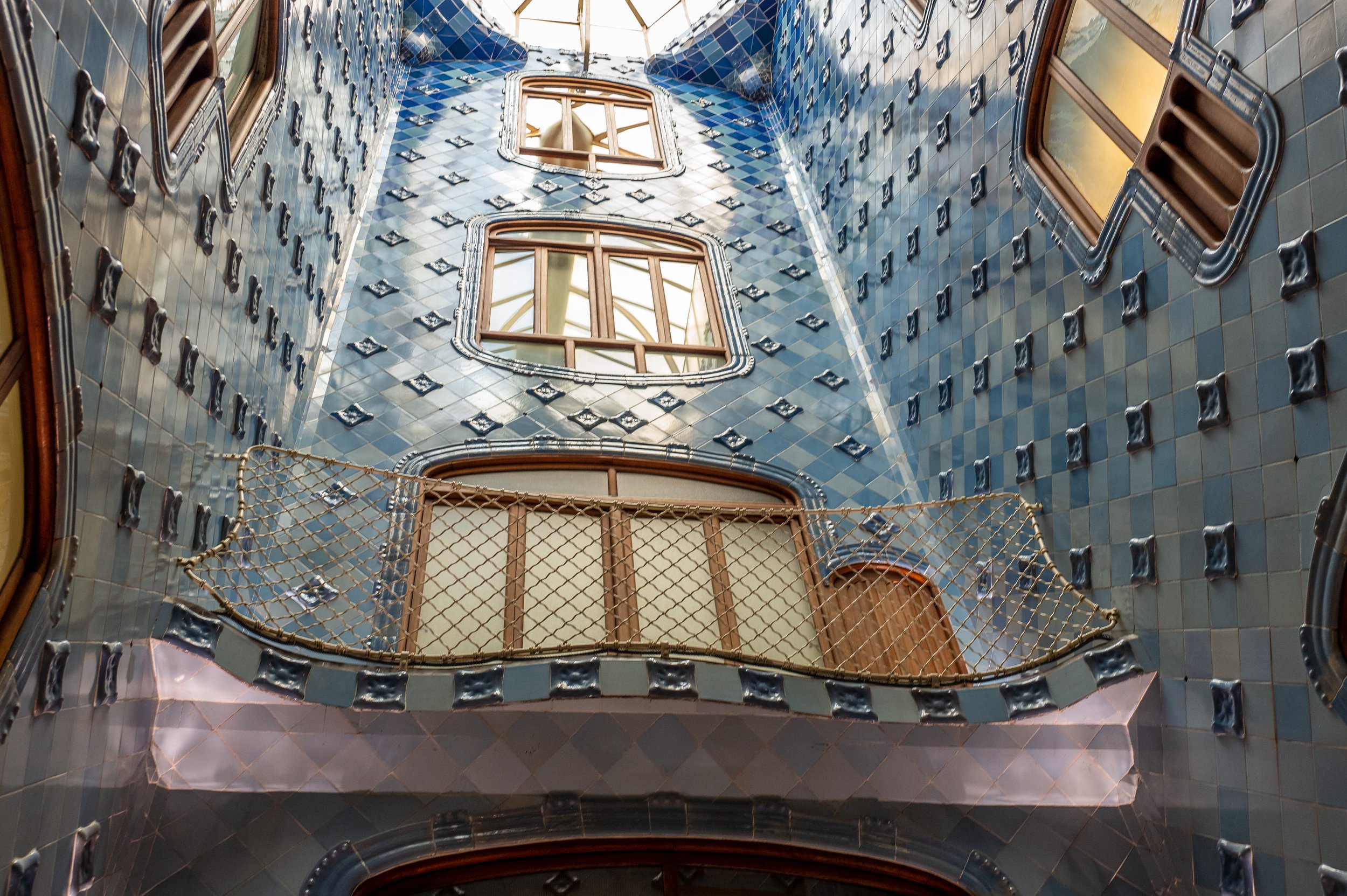  The under-the-sea feel of the apartment (photo/Jason Rafal) 