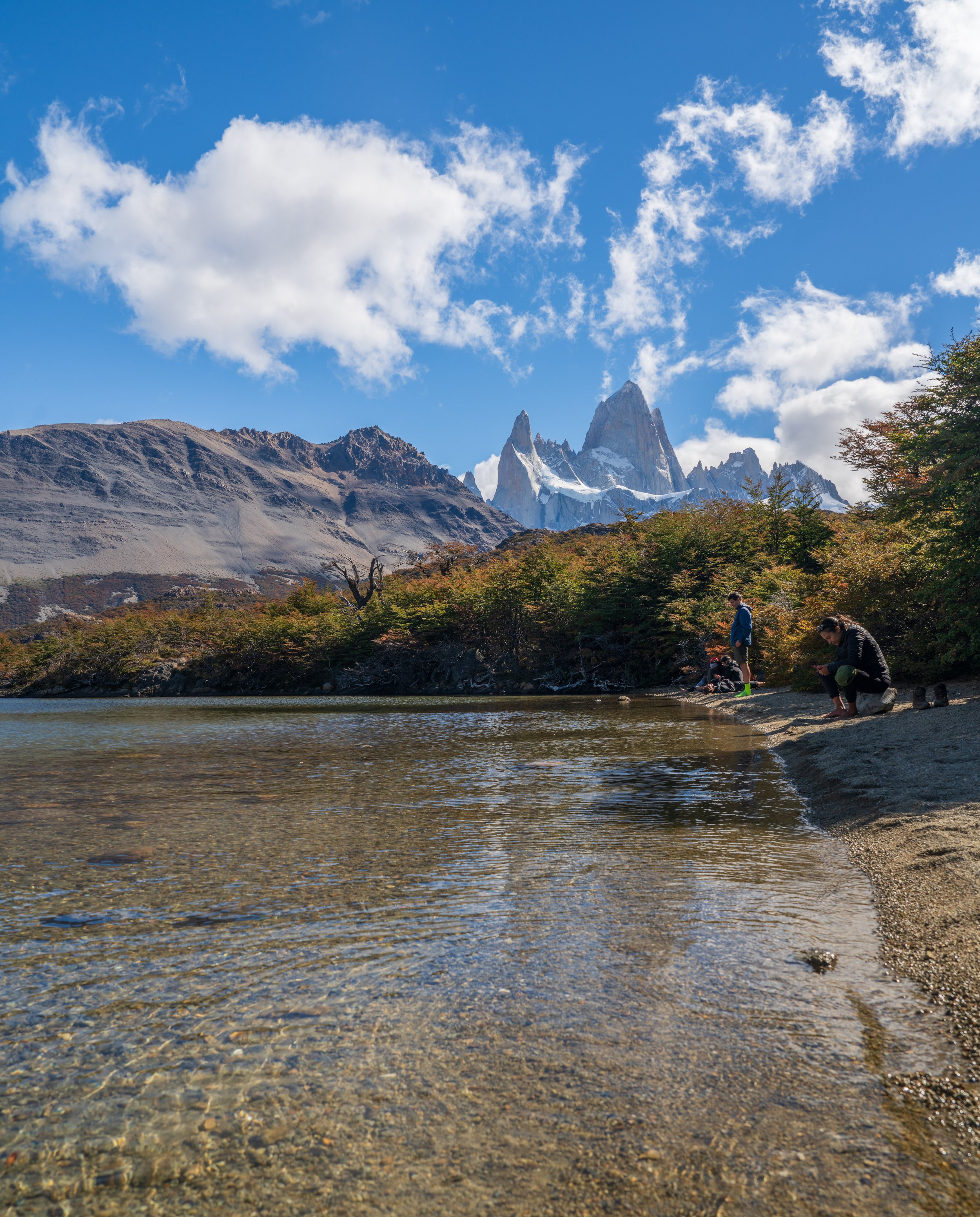  Relaxing vibes on the shore of Laguna Capri (photo/Jason Rafal) 