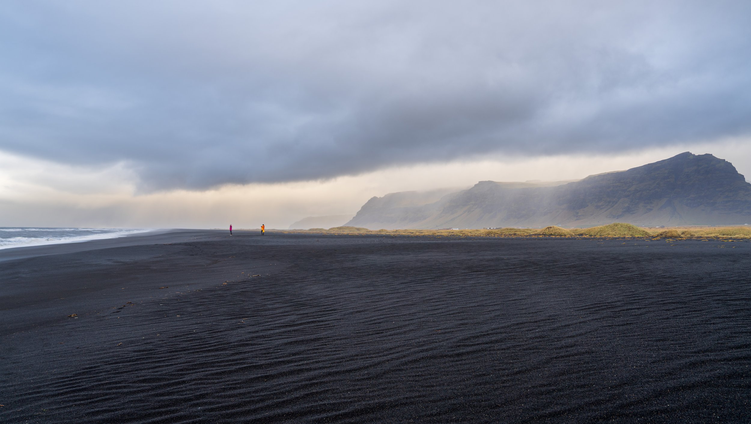  Dramatic light at a black sand beach (photo/Jason Rafal) 