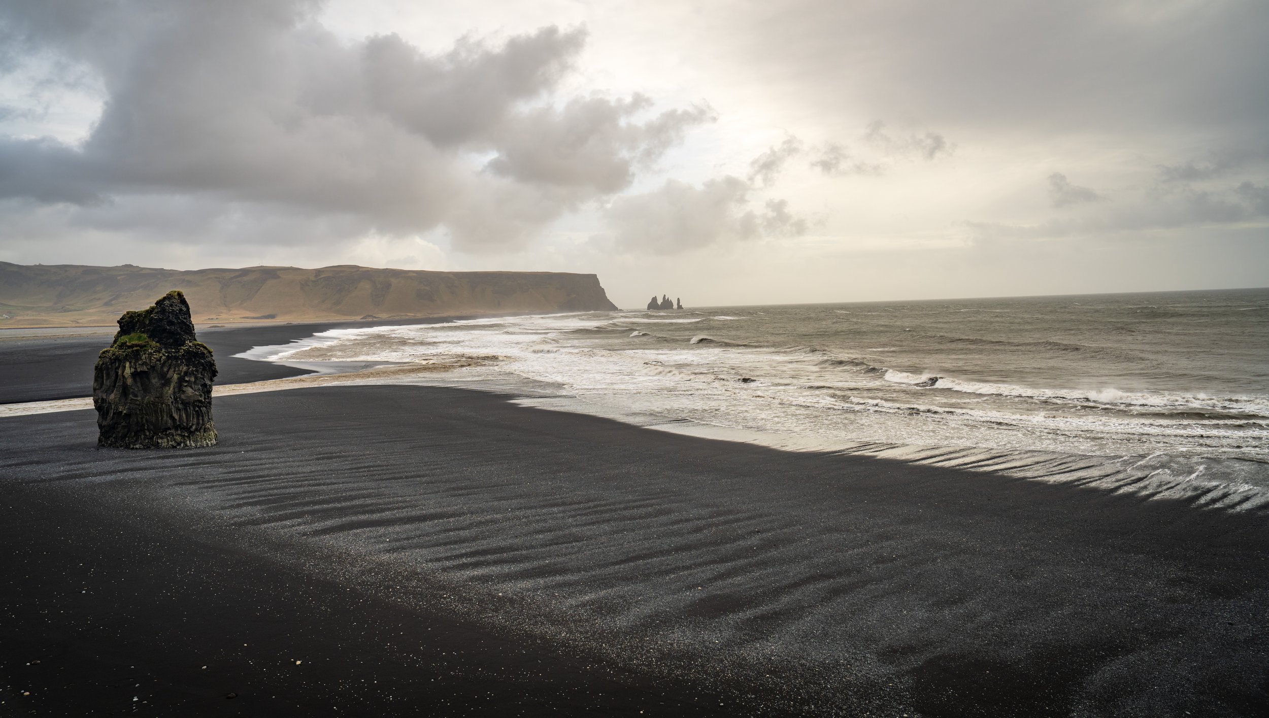  Another amazing black sand beach at Dyrholaey viewpoint (photo/Jason Rafal) 