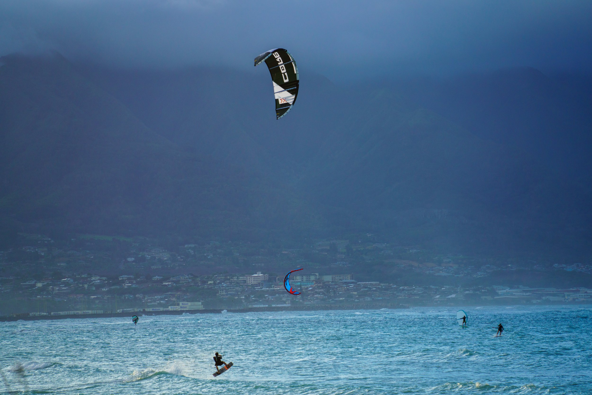  Sitting and watching the kitesurfers (photo/Jason Rafal) 