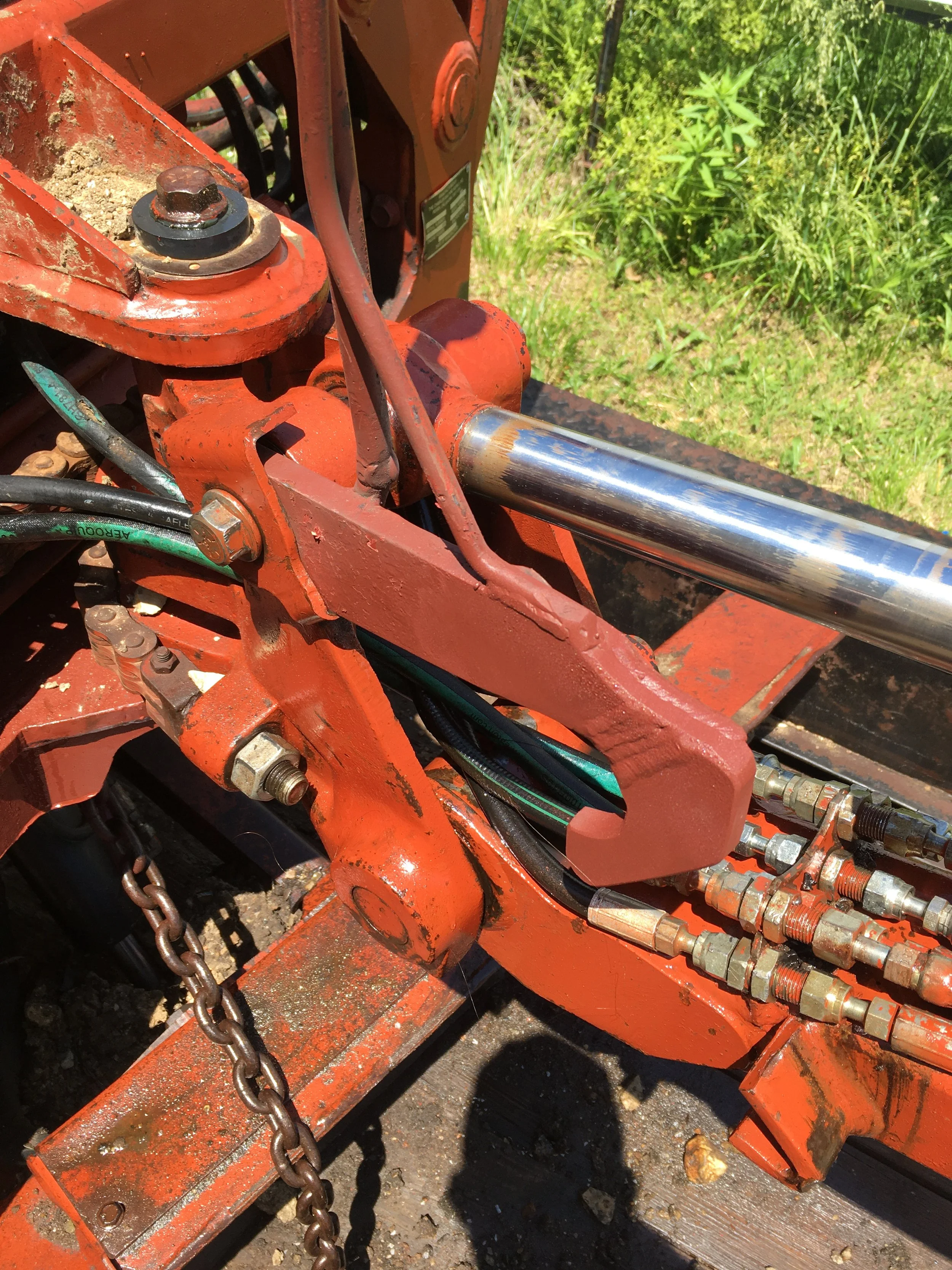  The keeper arm was also broken during the accident and the hook lost. We were able to make a new one. 