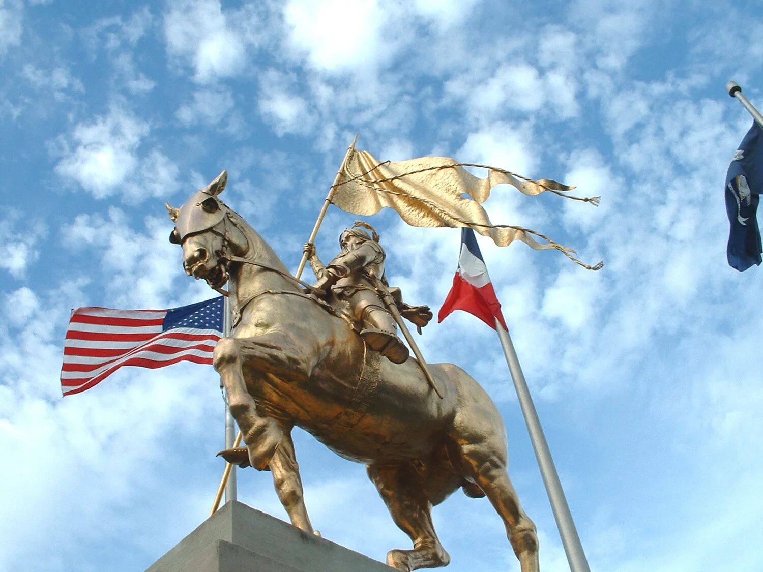 joan-of-arc-flags-new-orleans.jpg