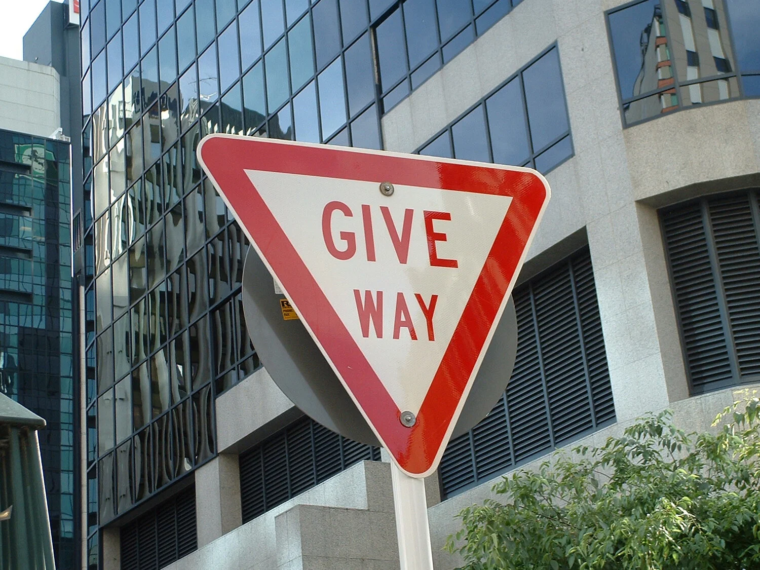 give-way-sign-nz.jpg