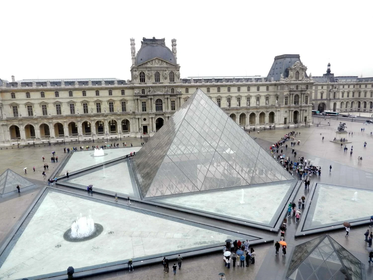 louvre-courtyard-paris.jpg