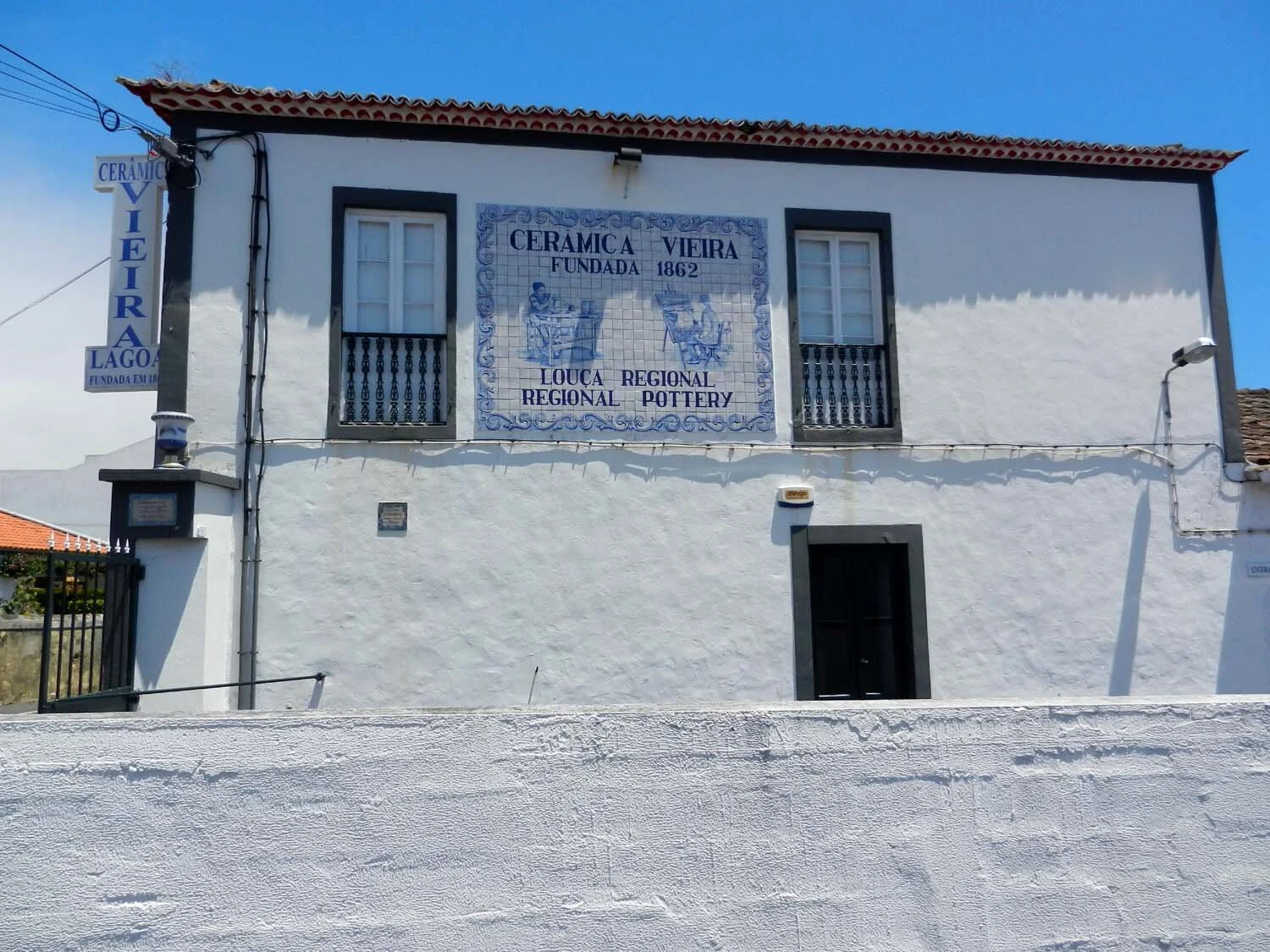 ceramics-azores.jpg