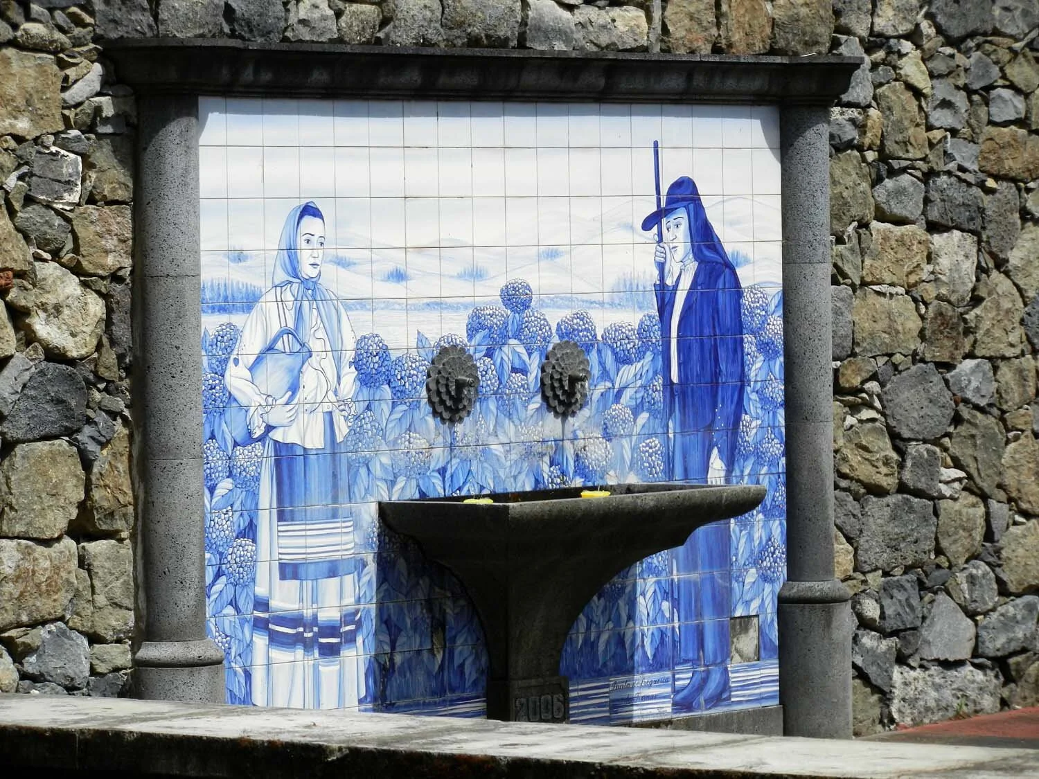 tile-tea-fountain-azores.jpg