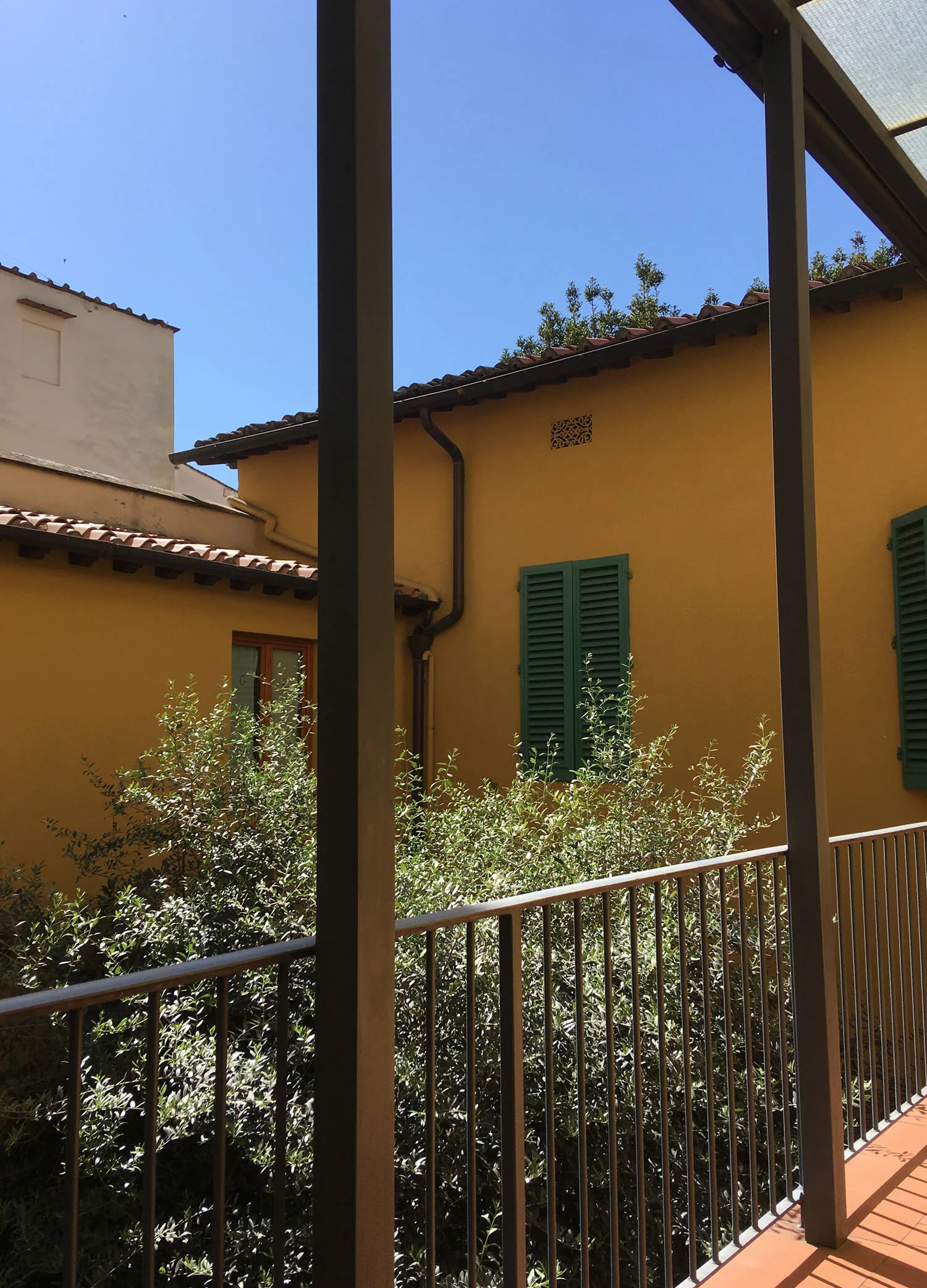 FlorenceHotelCourtyard2.jpg