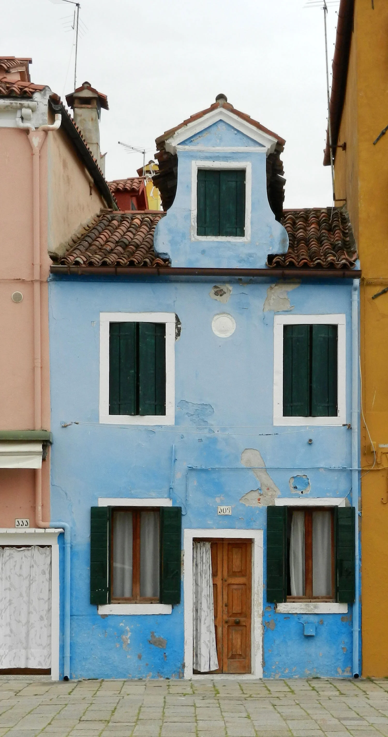 BuranoBlueHouse.jpg