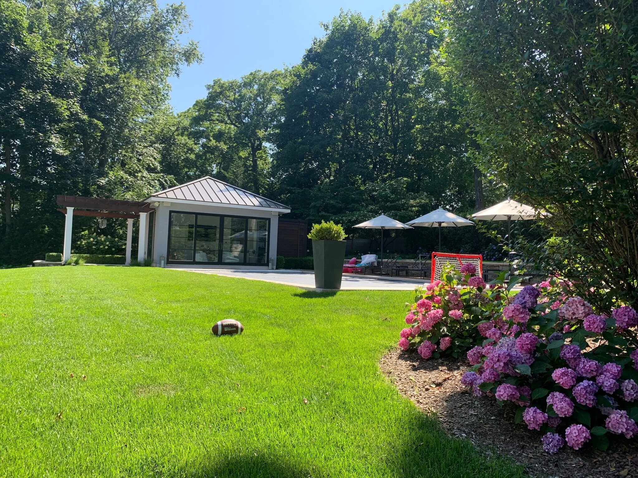 3 Landscape Design Ideas That Work All Year Round Near Madison and Bernardsville, NJ