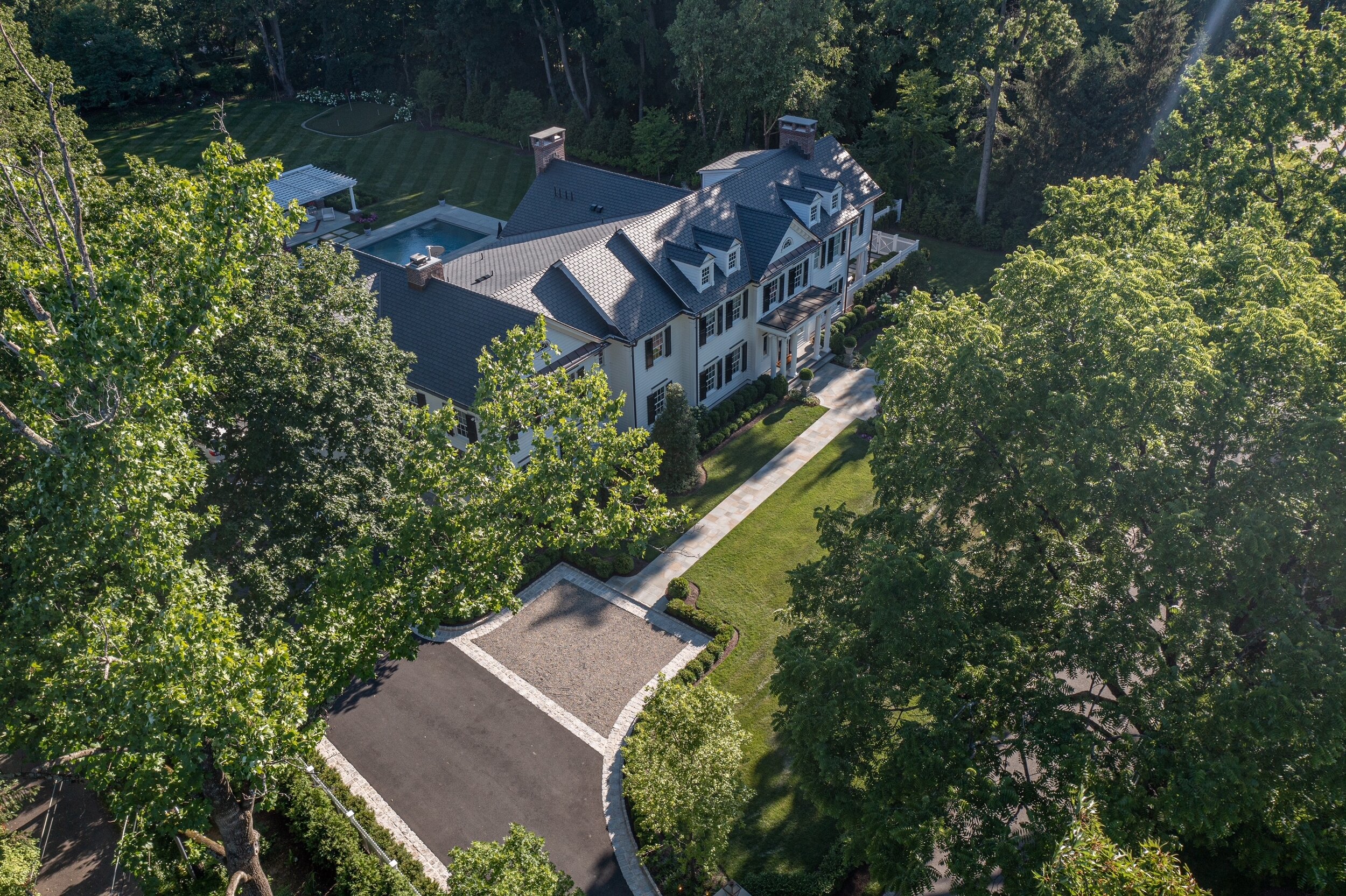 Landscaping Companies Near Me Suggest These Summertime Landscape Maintenance Tips in Summit, NJ